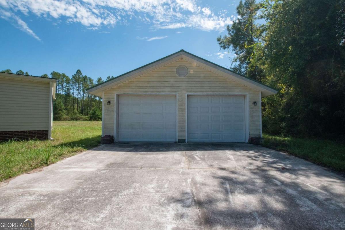 190 Forest Lake Drive