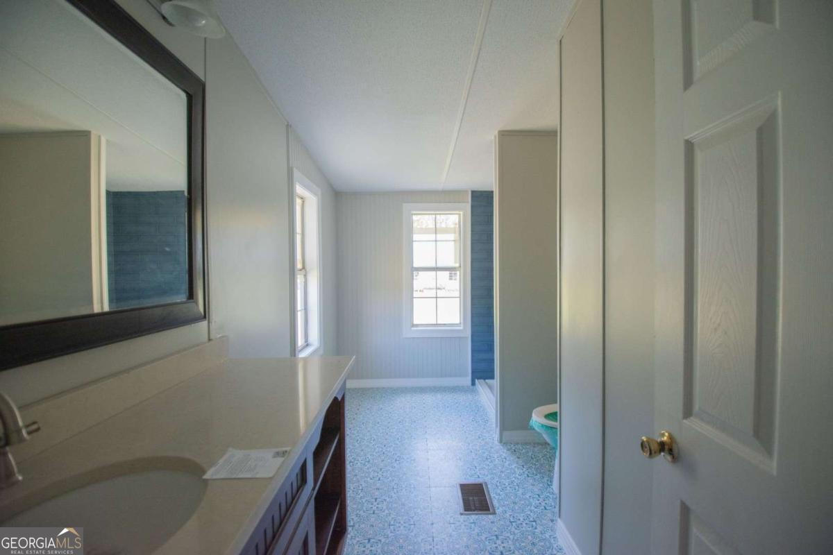 190 Forest Lake Drive