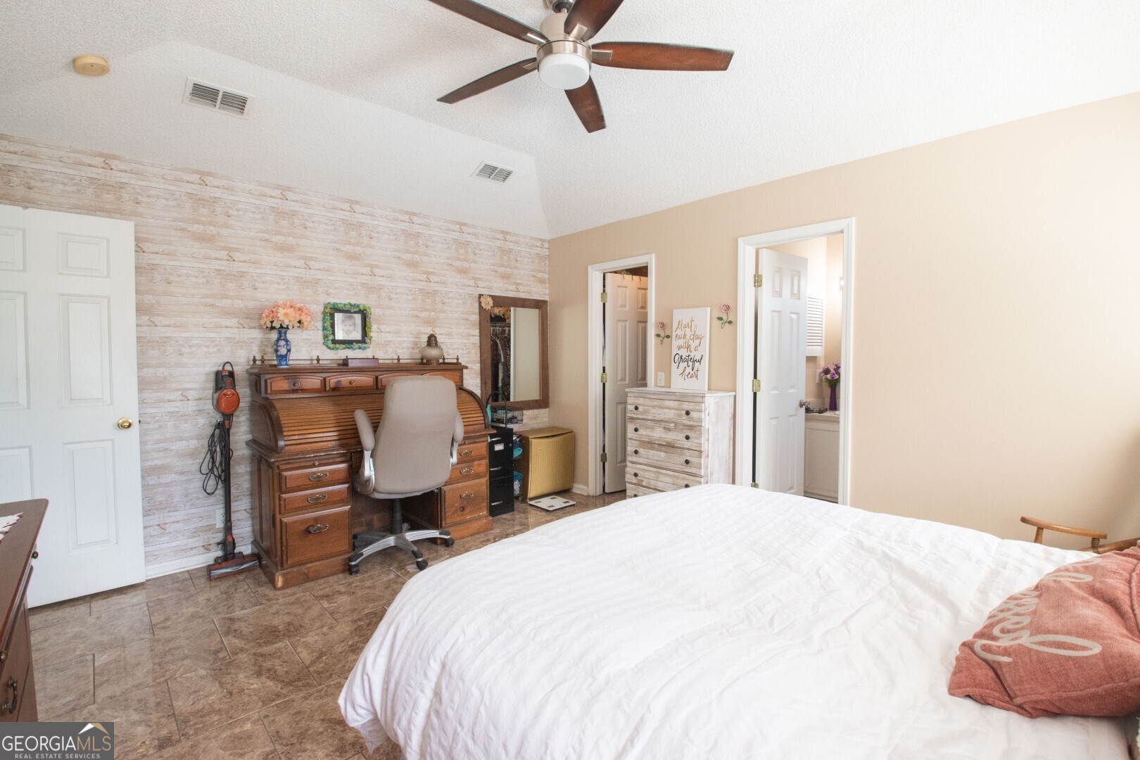 208 McQueen Circle, St. Marys