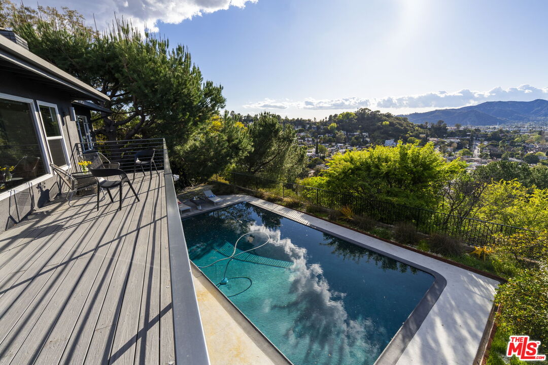 1313 Corona Dr