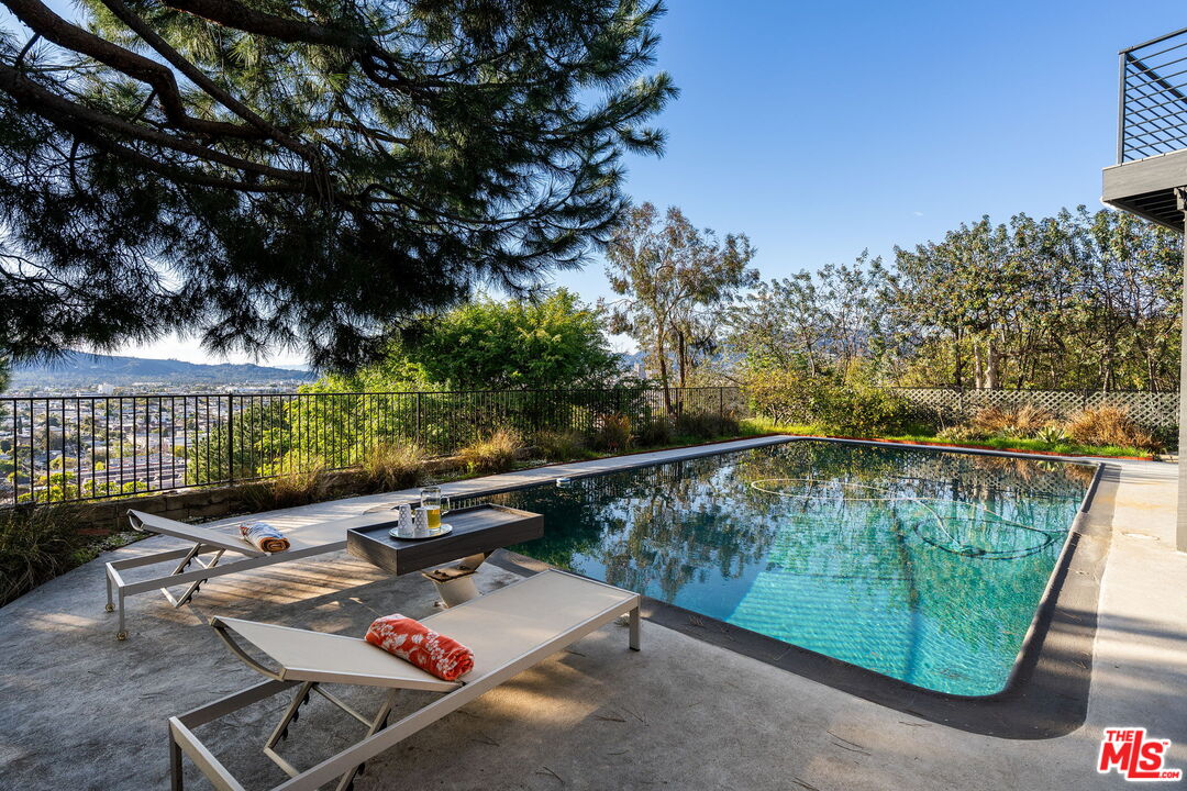 1313 Corona Dr