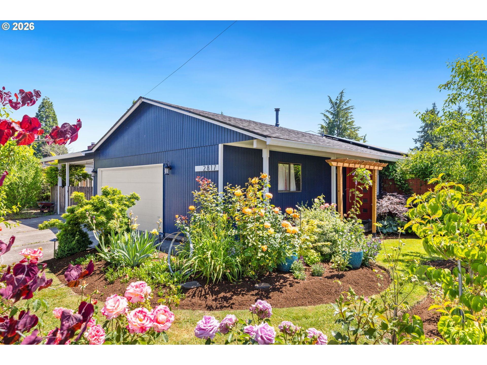 2817 NE MEADOW CT