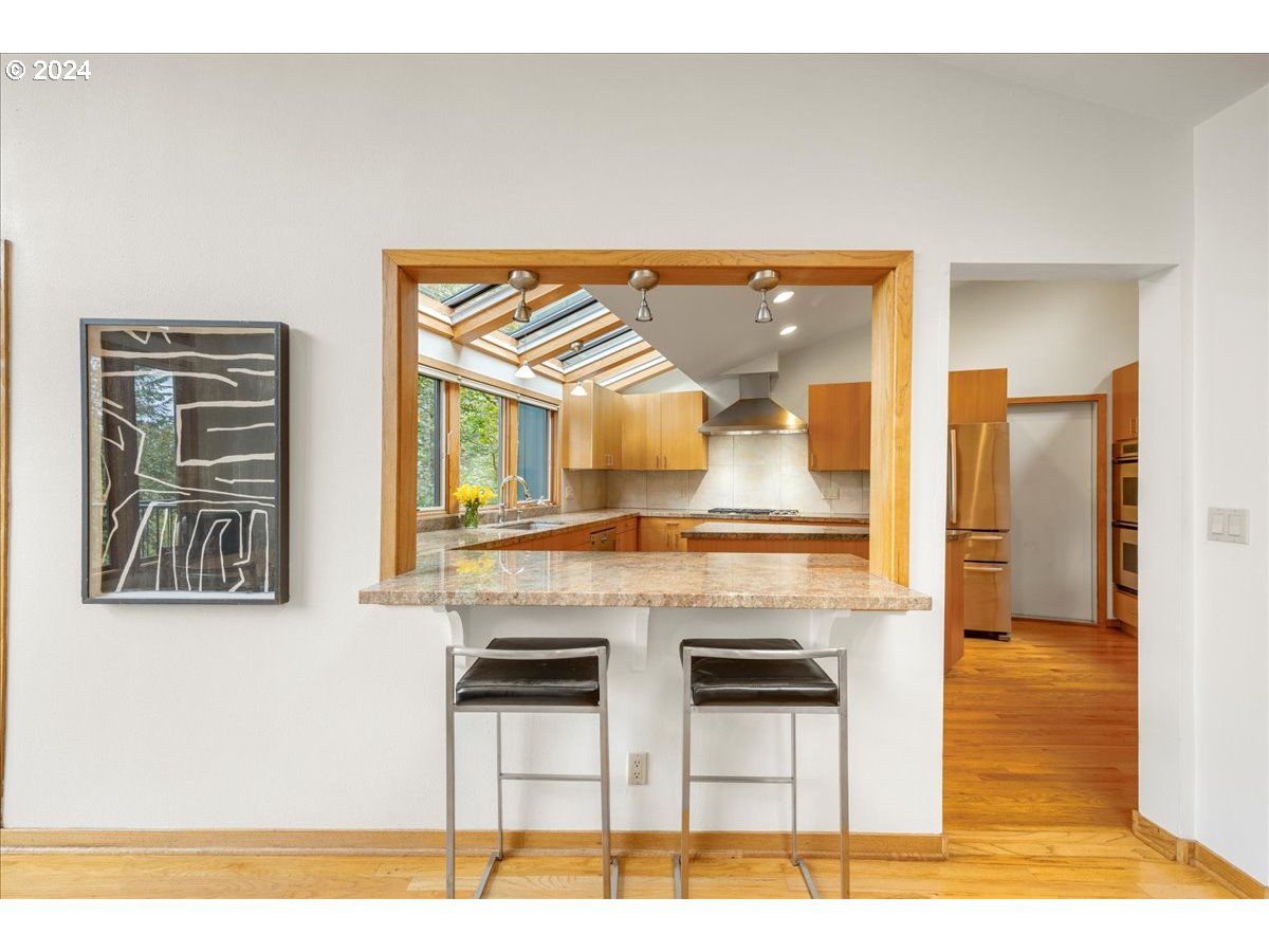 2009 SW Mount Hood LN
