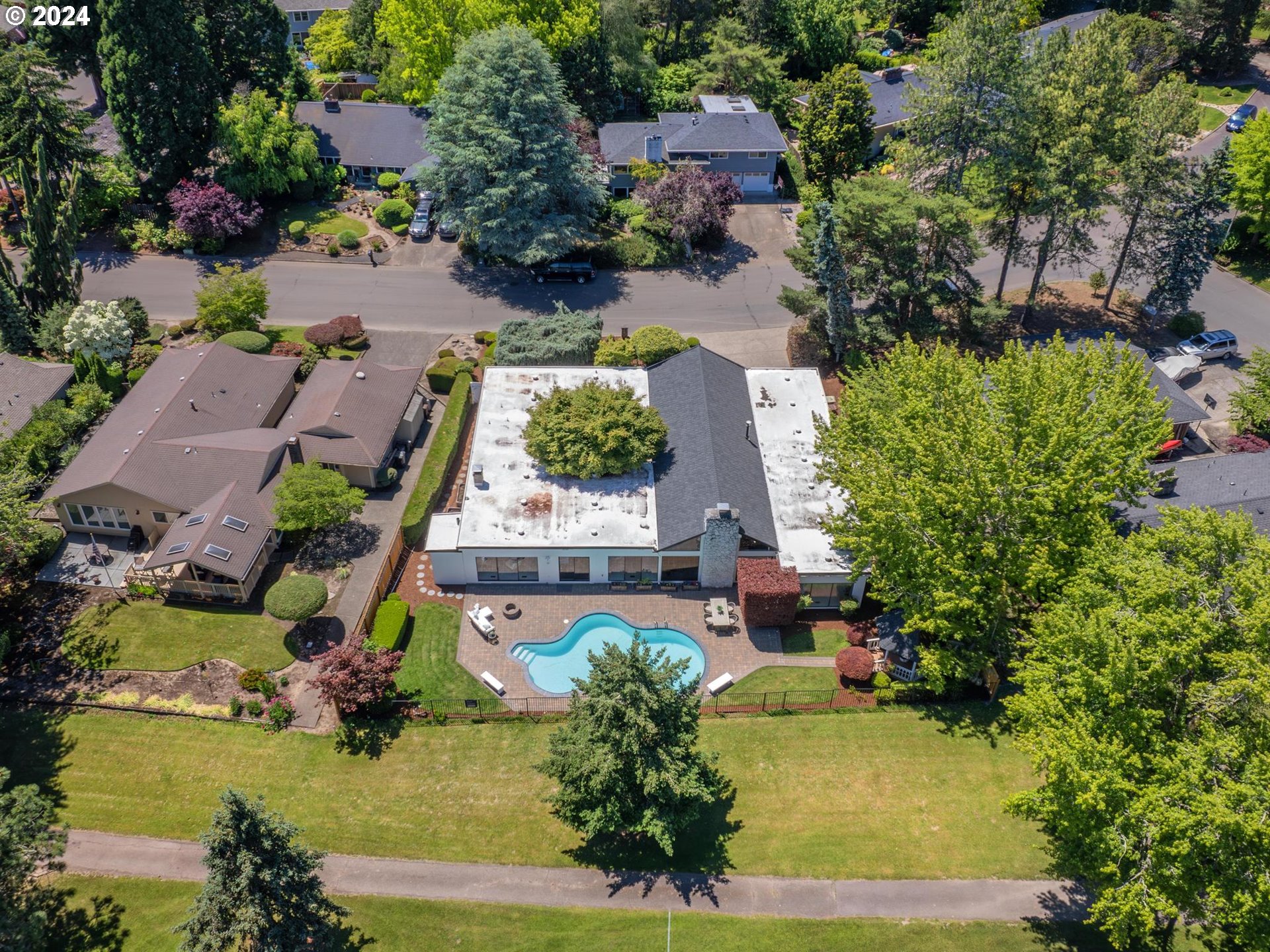 4900 NW MALHUER AVE