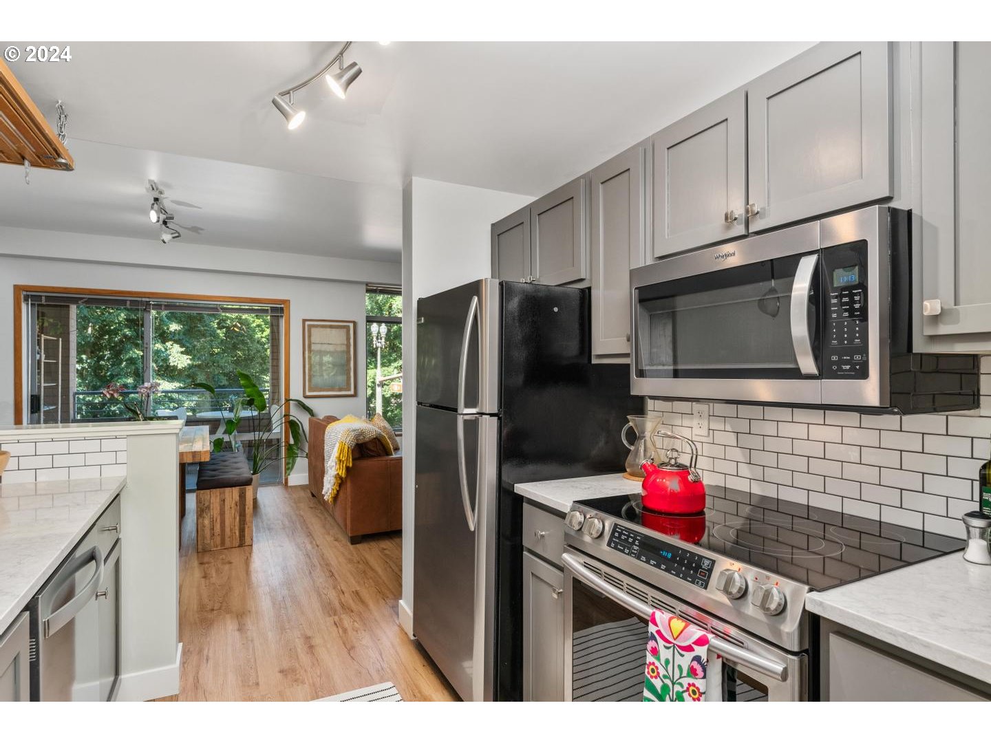 701 COLUMBIA ST 211