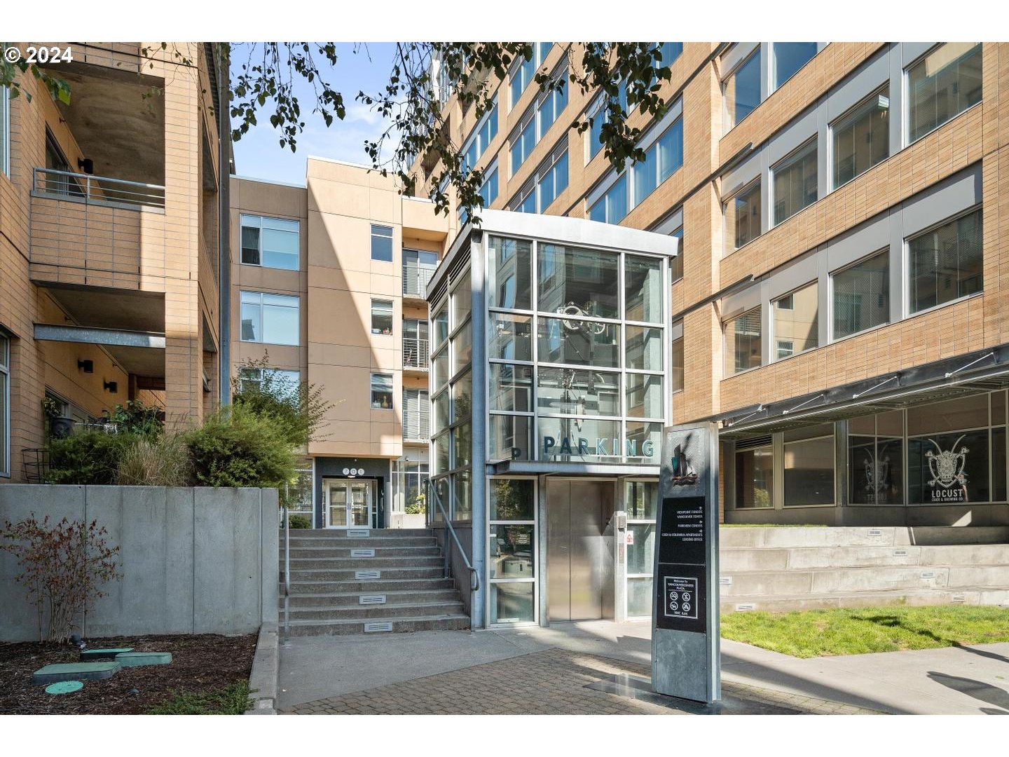 701 COLUMBIA ST 314