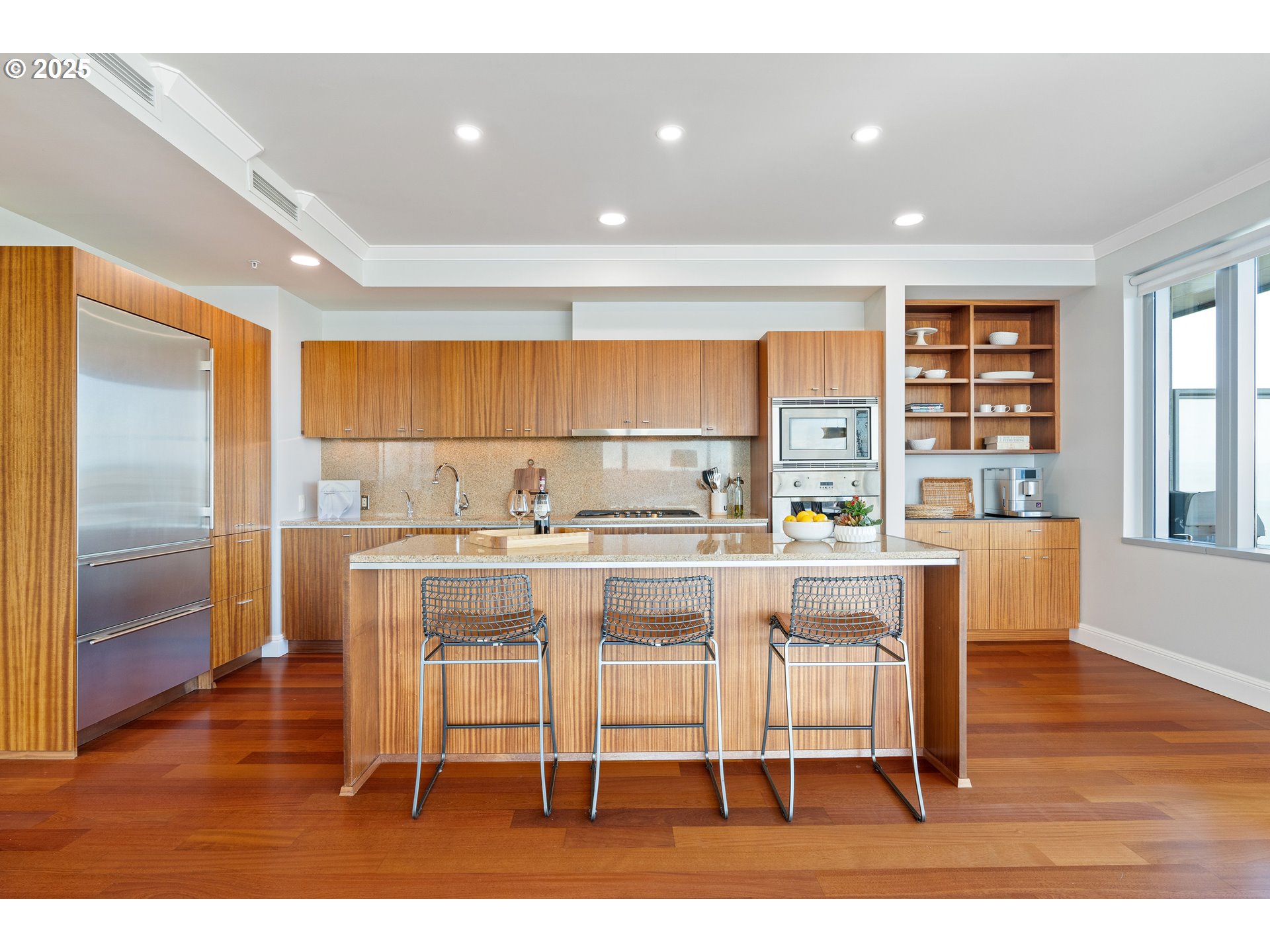 841 S GAINES ST 1708