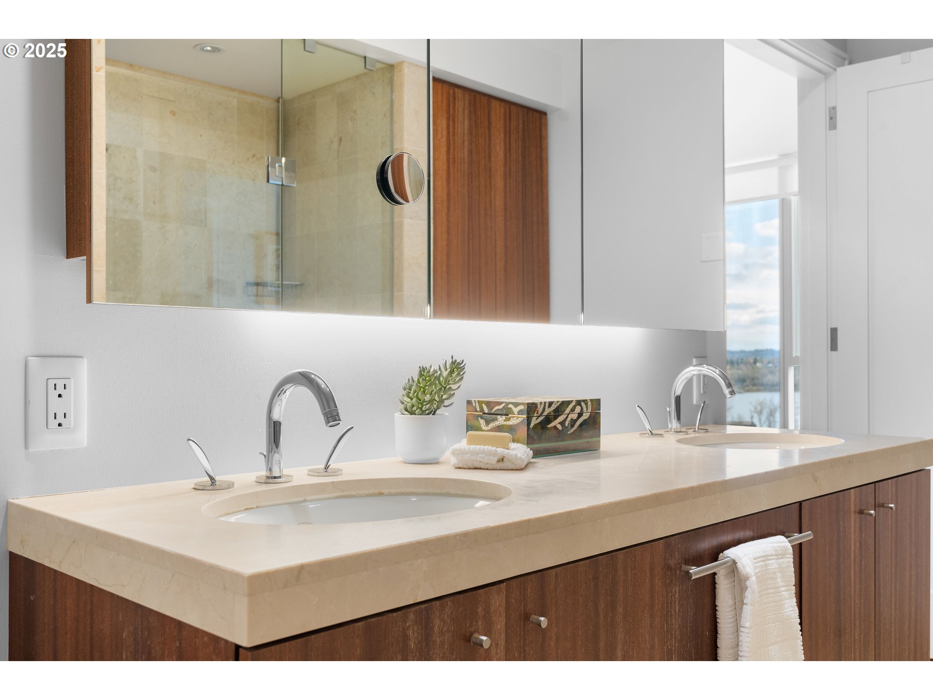 841 S GAINES ST 1708