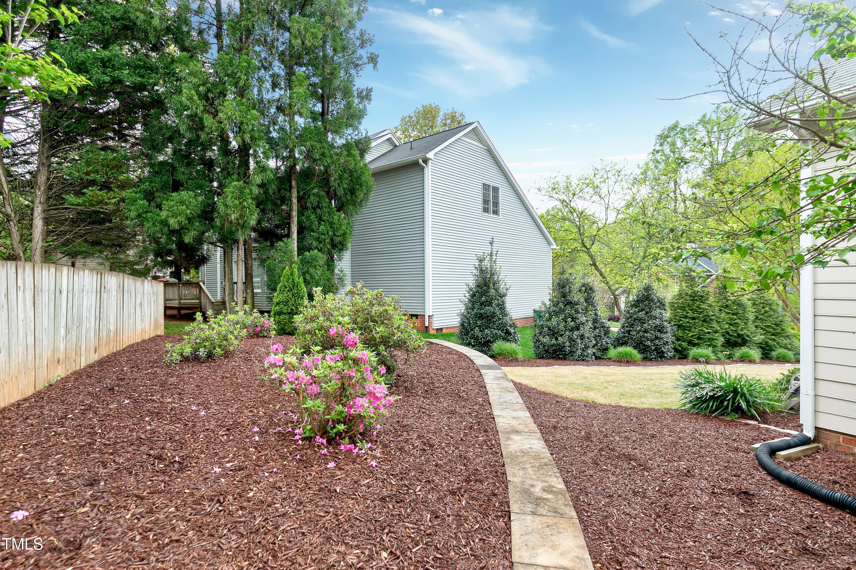 100 Rivergreen Court