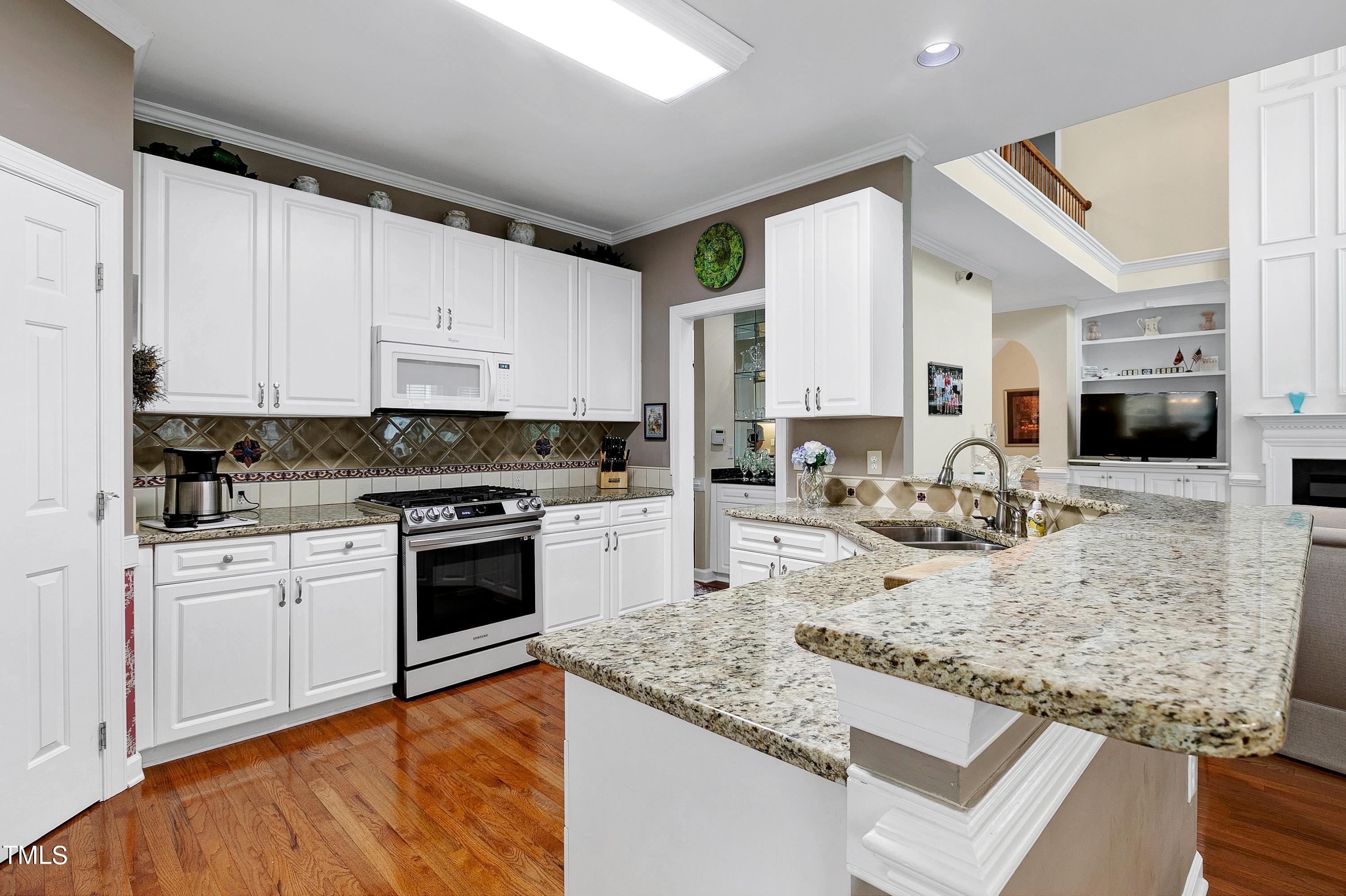 100 Rivergreen Court