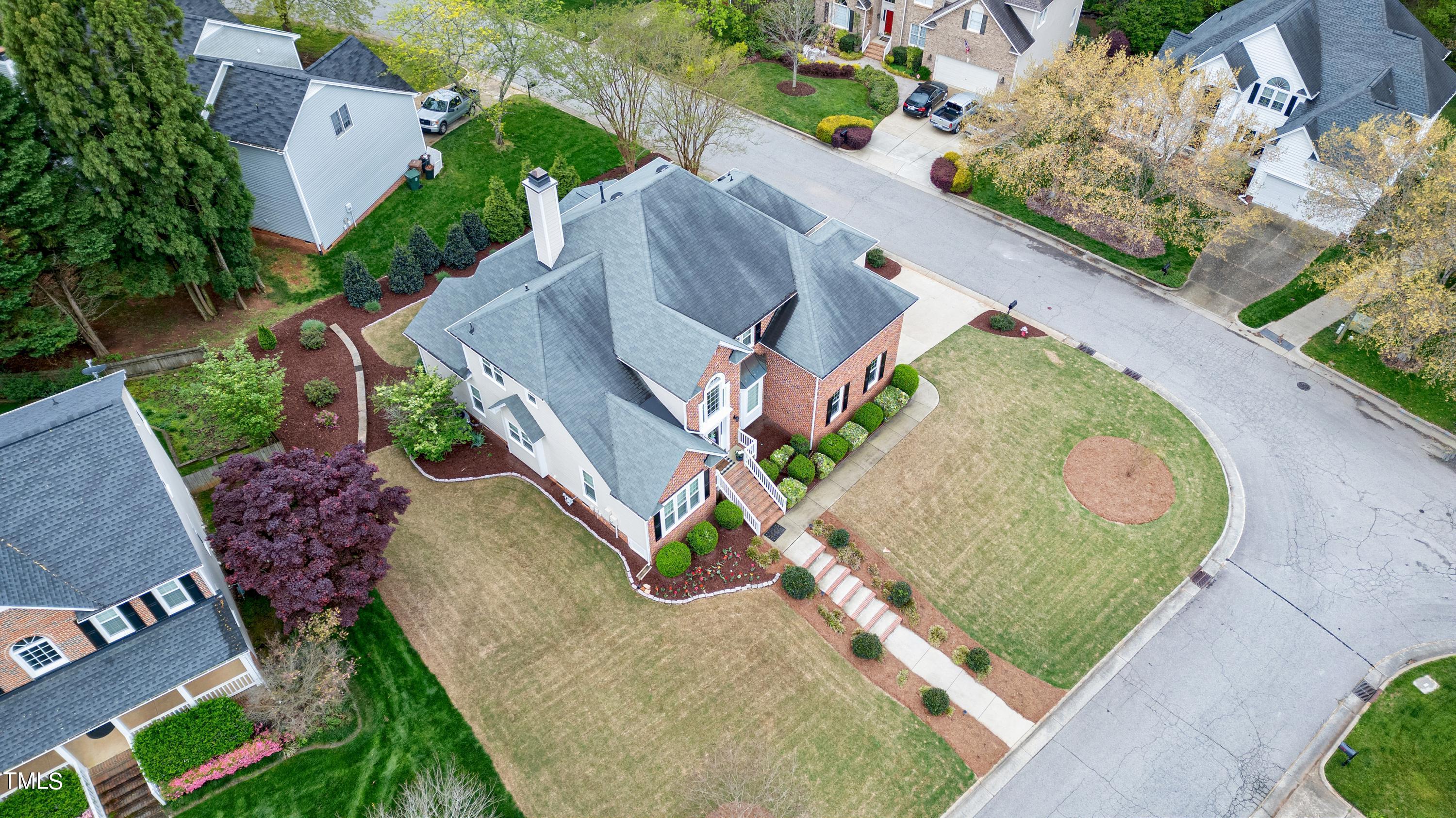 100 Rivergreen Court