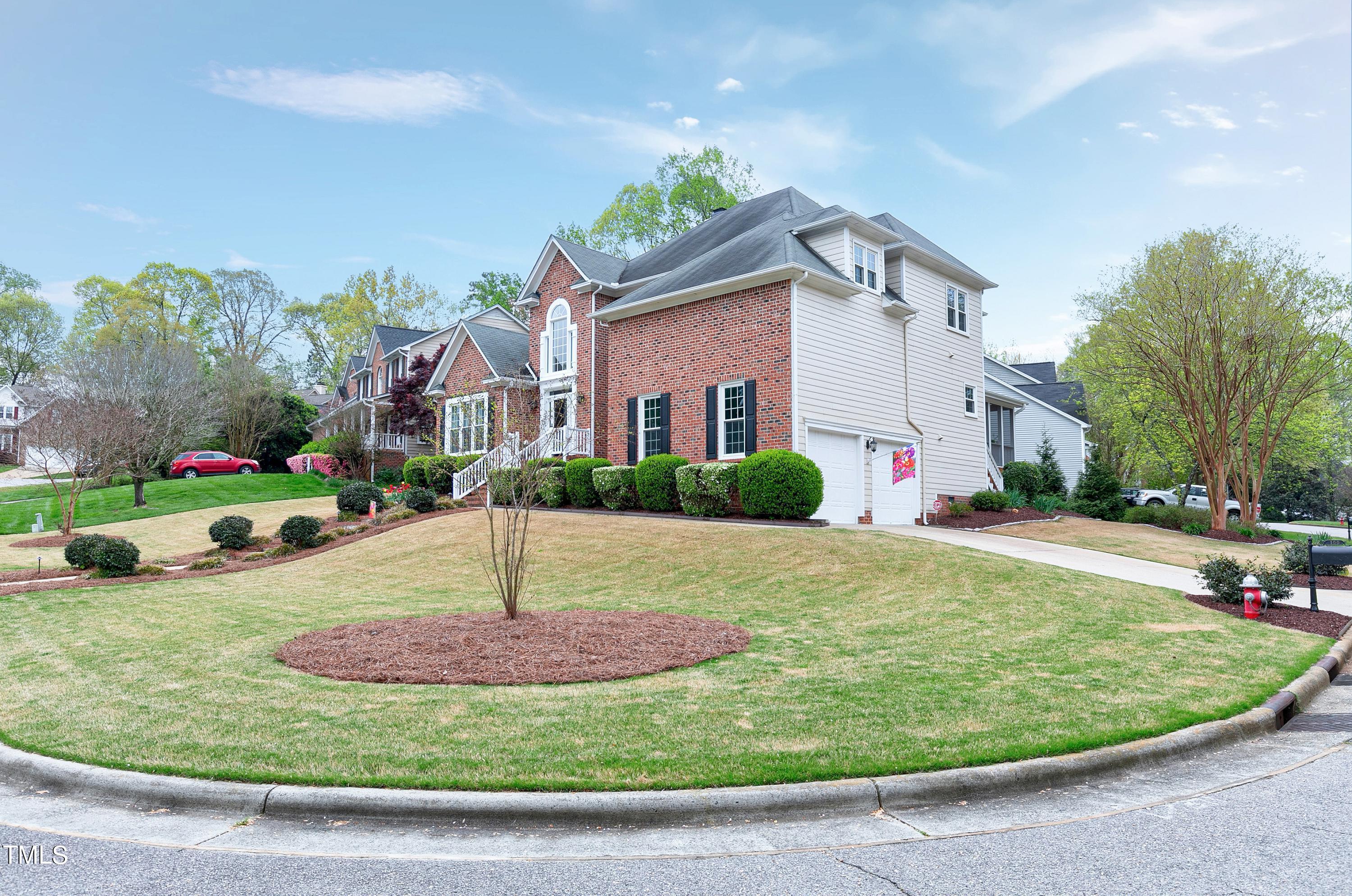 100 Rivergreen Court