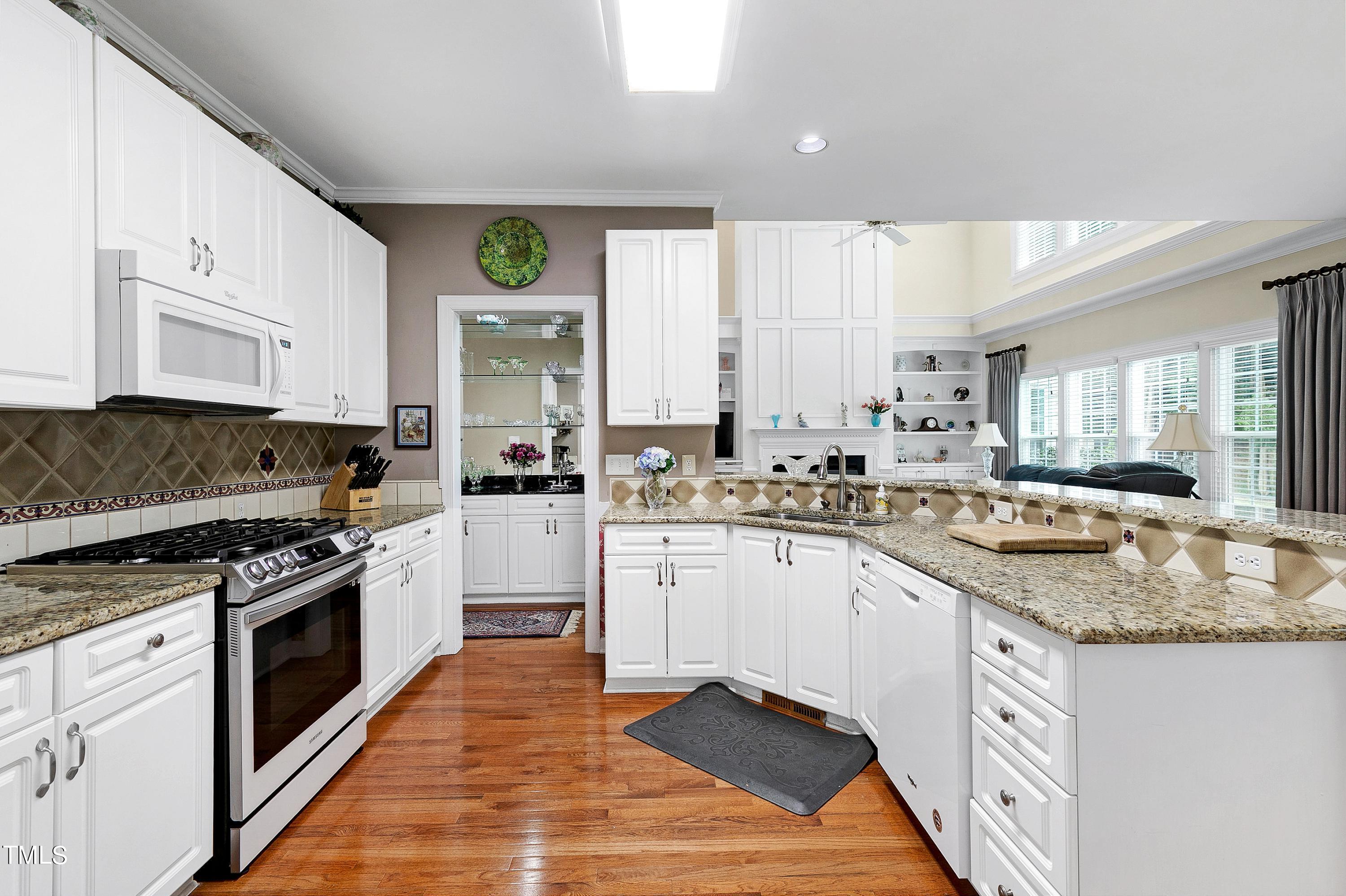 100 Rivergreen Court