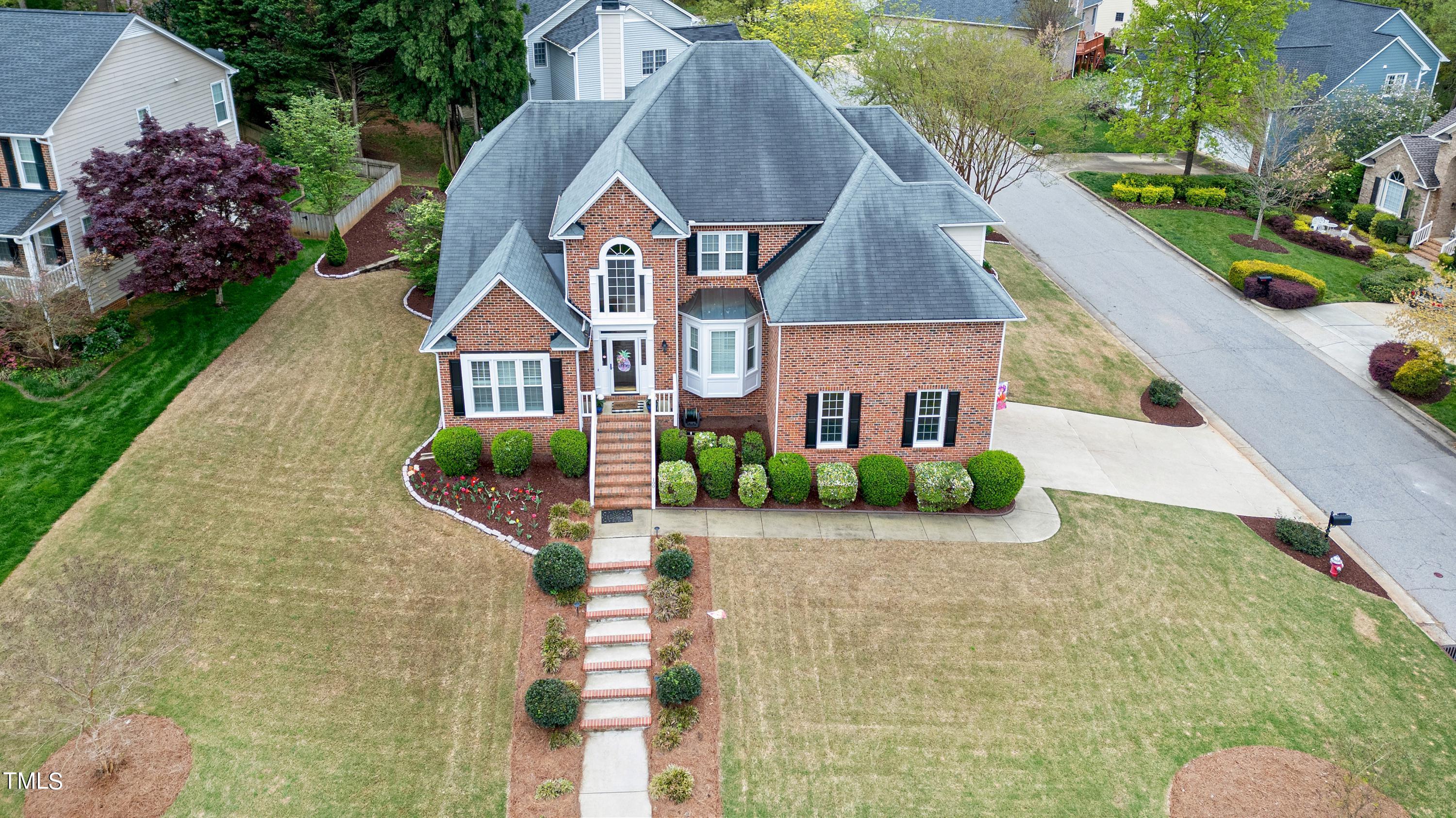 100 Rivergreen Court