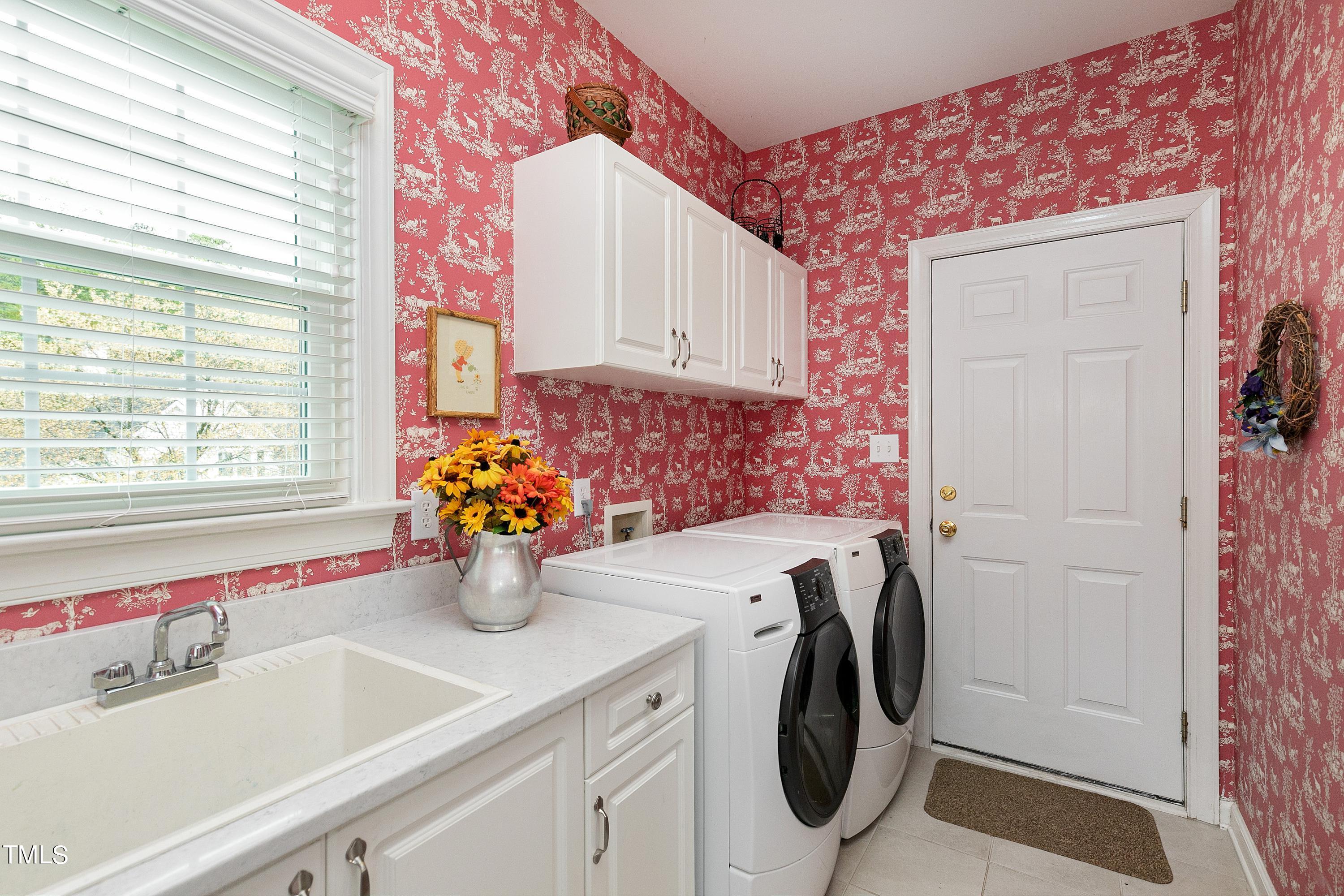 100 Rivergreen Court