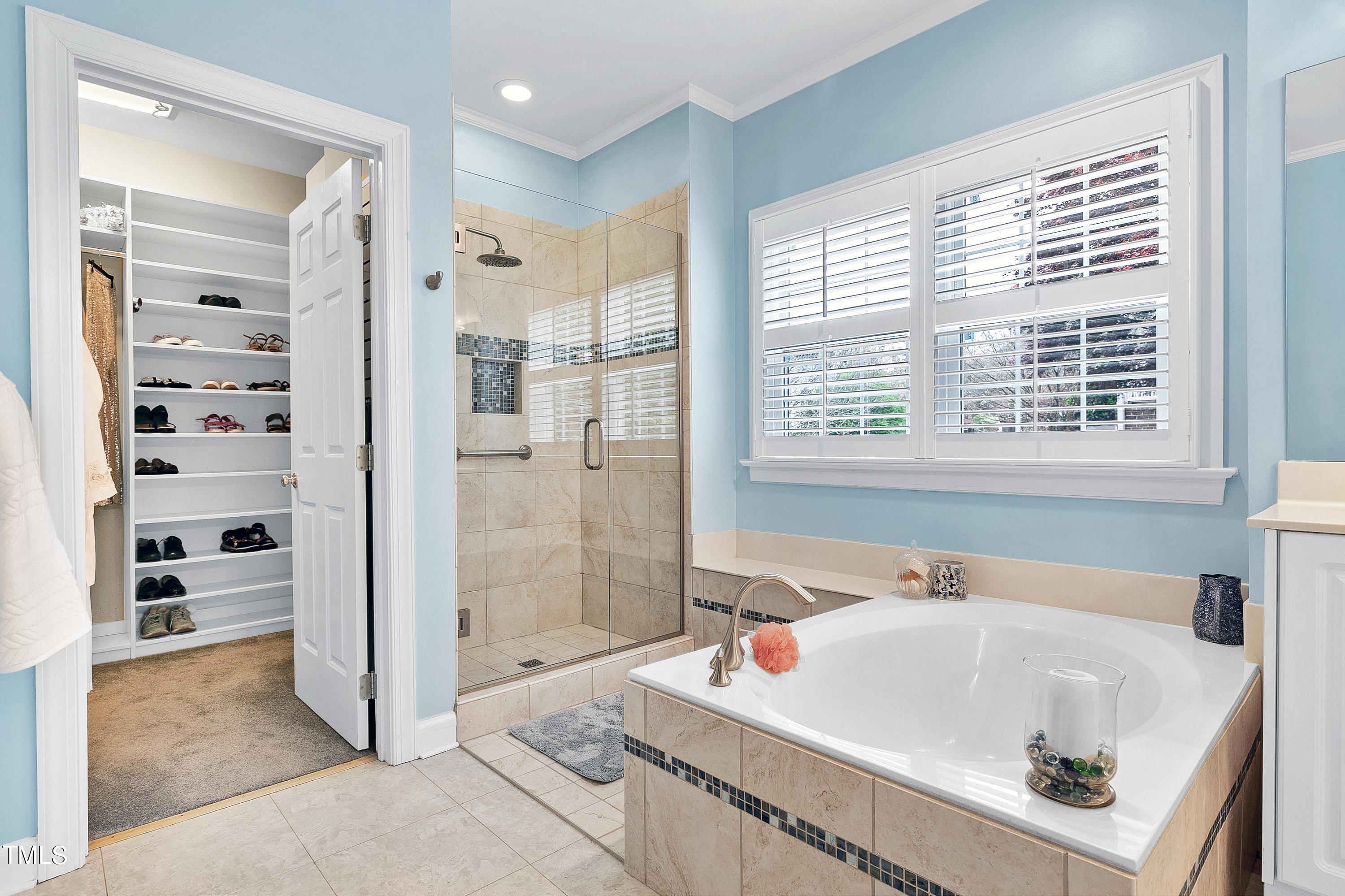 100 Rivergreen Court