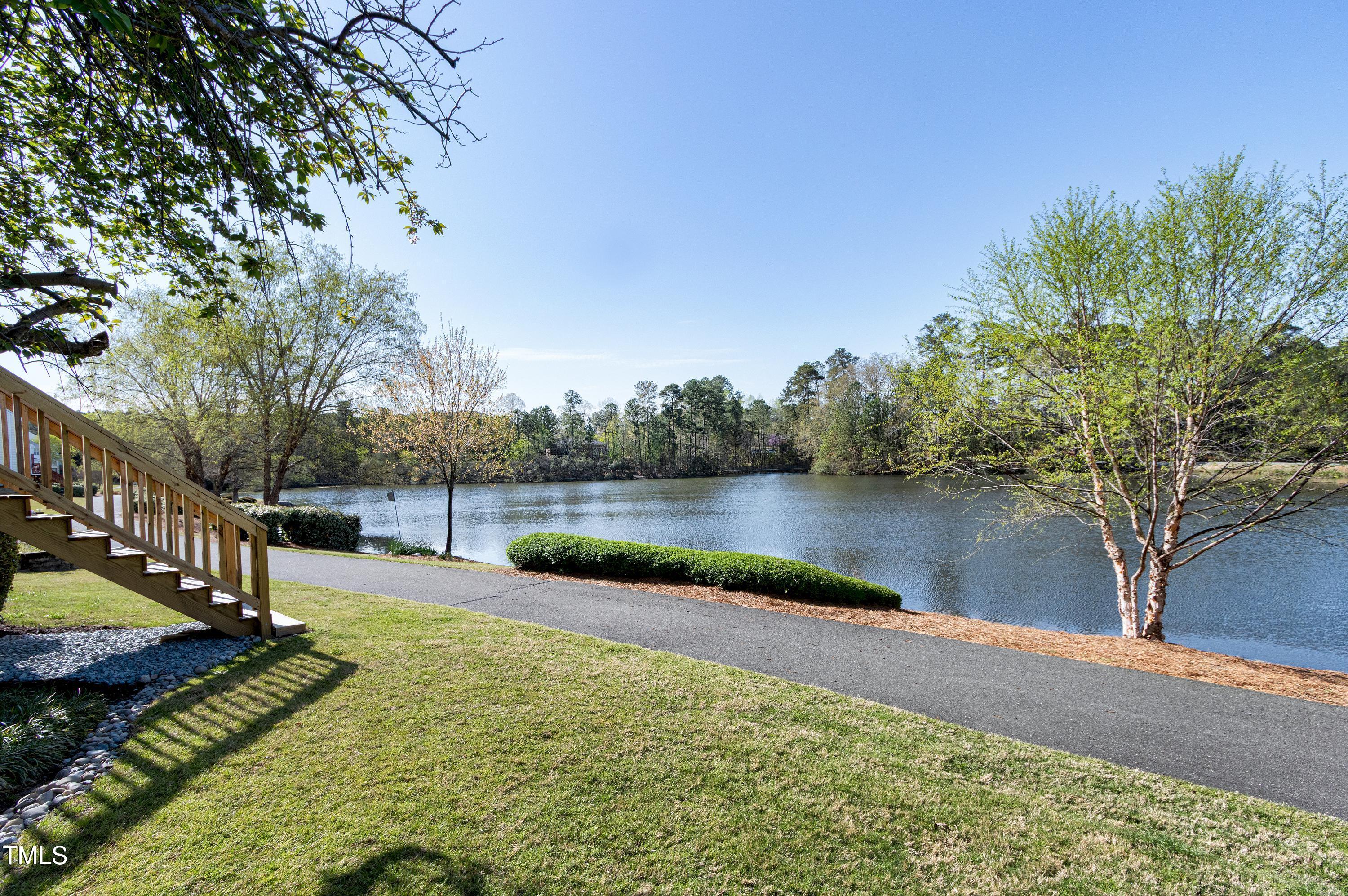 200 Nottinghill Walk