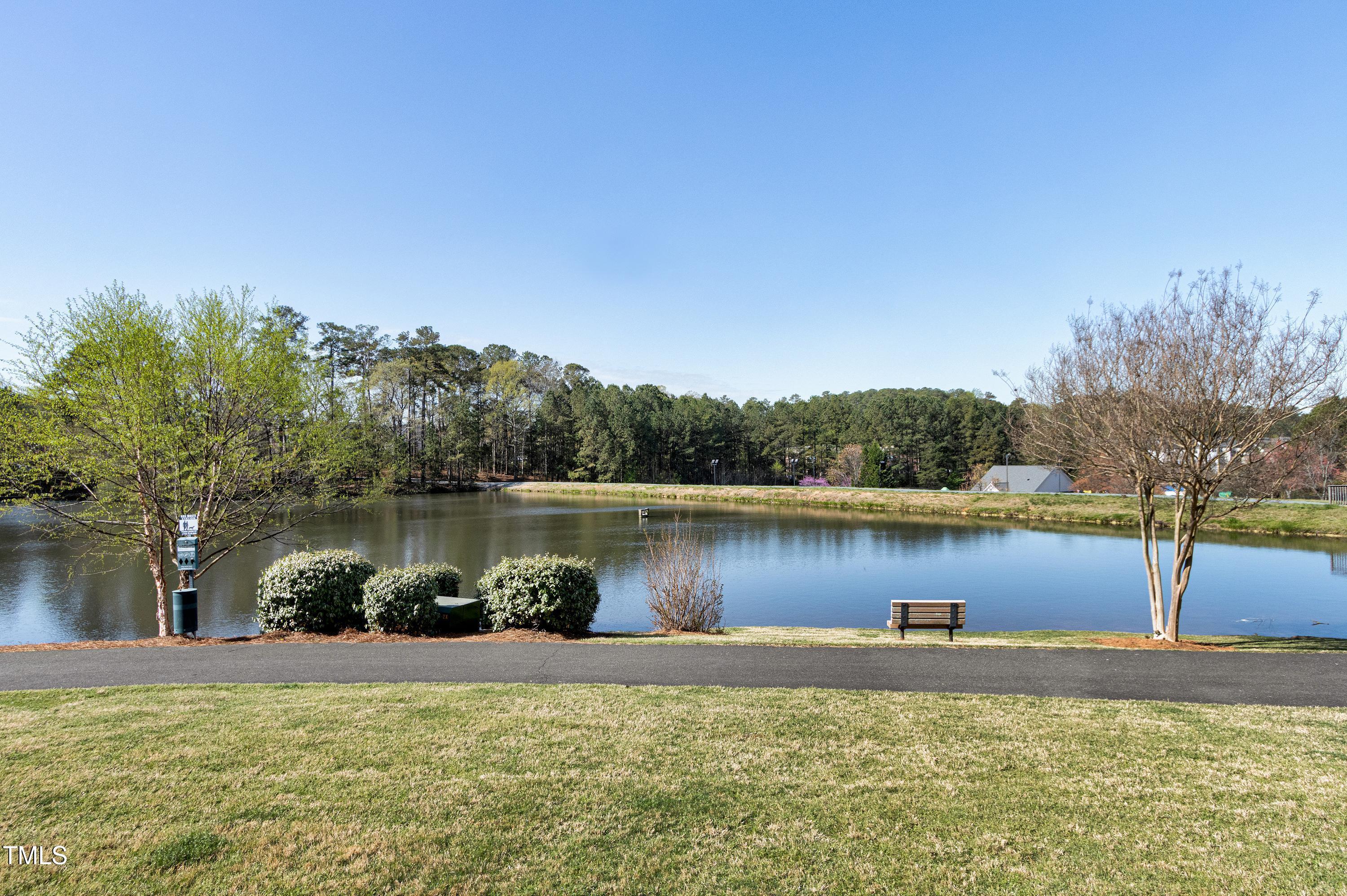 200 Nottinghill Walk