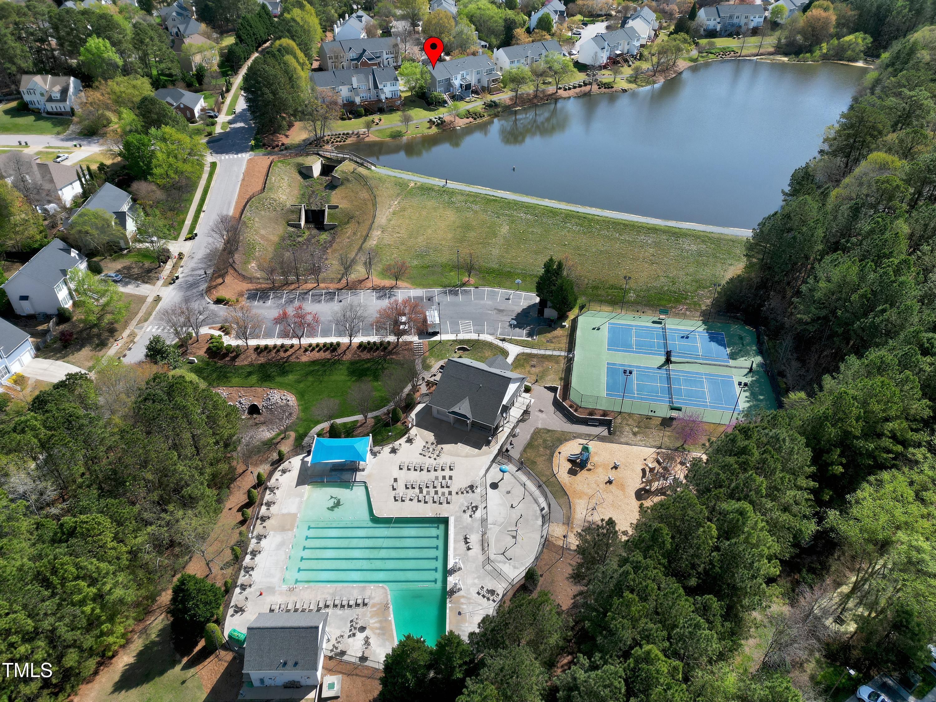 200 Nottinghill Walk