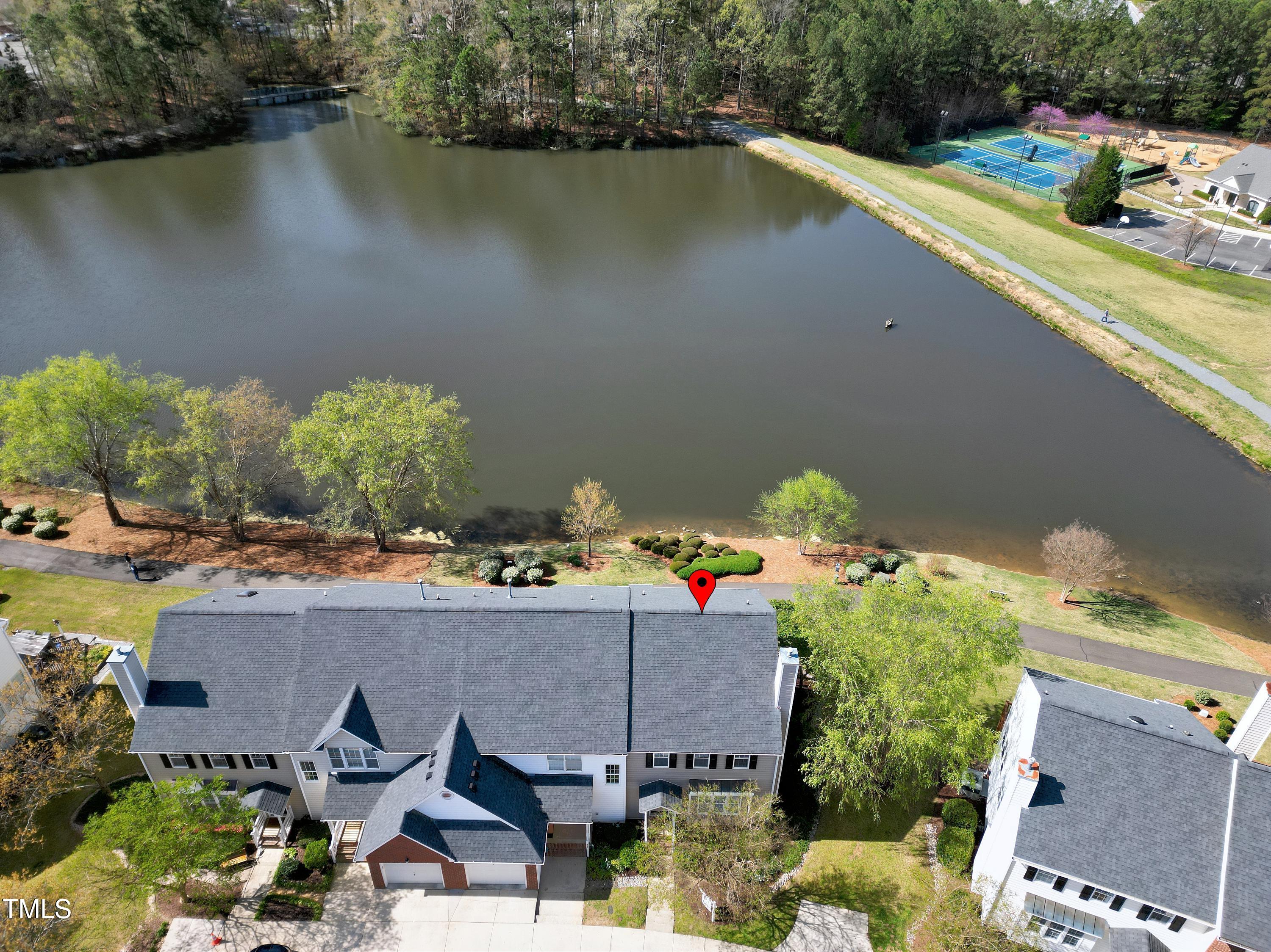 200 Nottinghill Walk