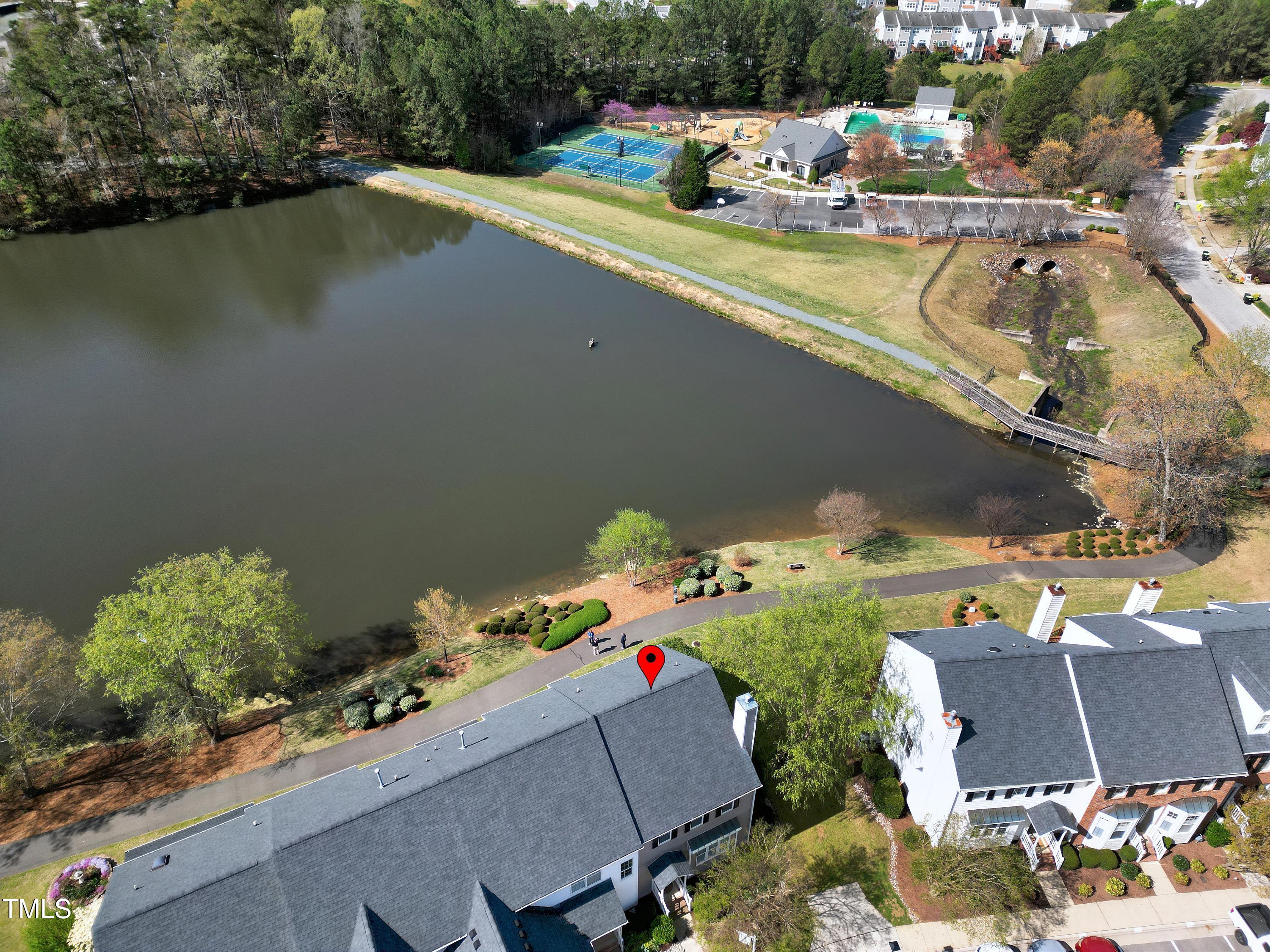 200 Nottinghill Walk