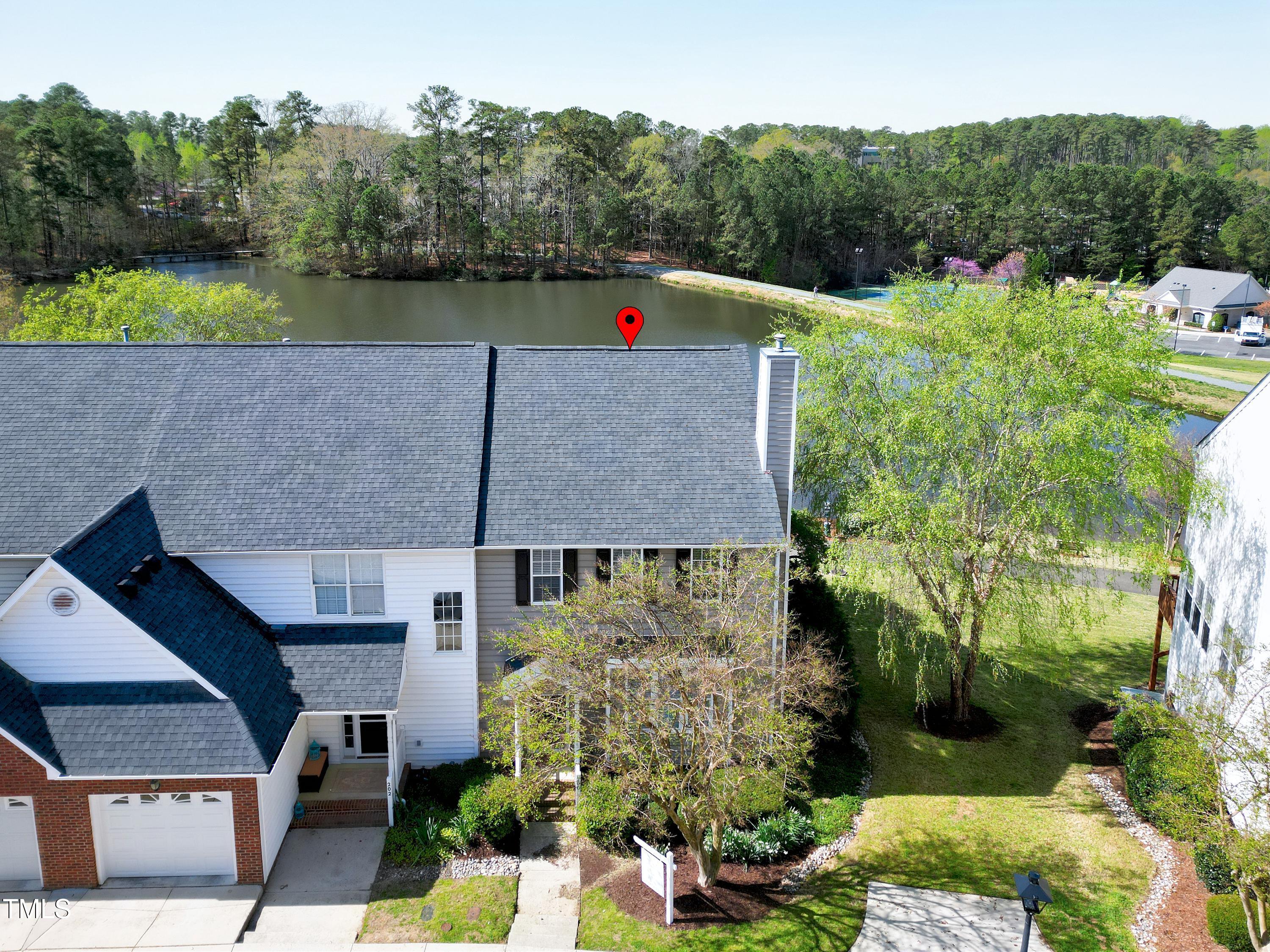 200 Nottinghill Walk