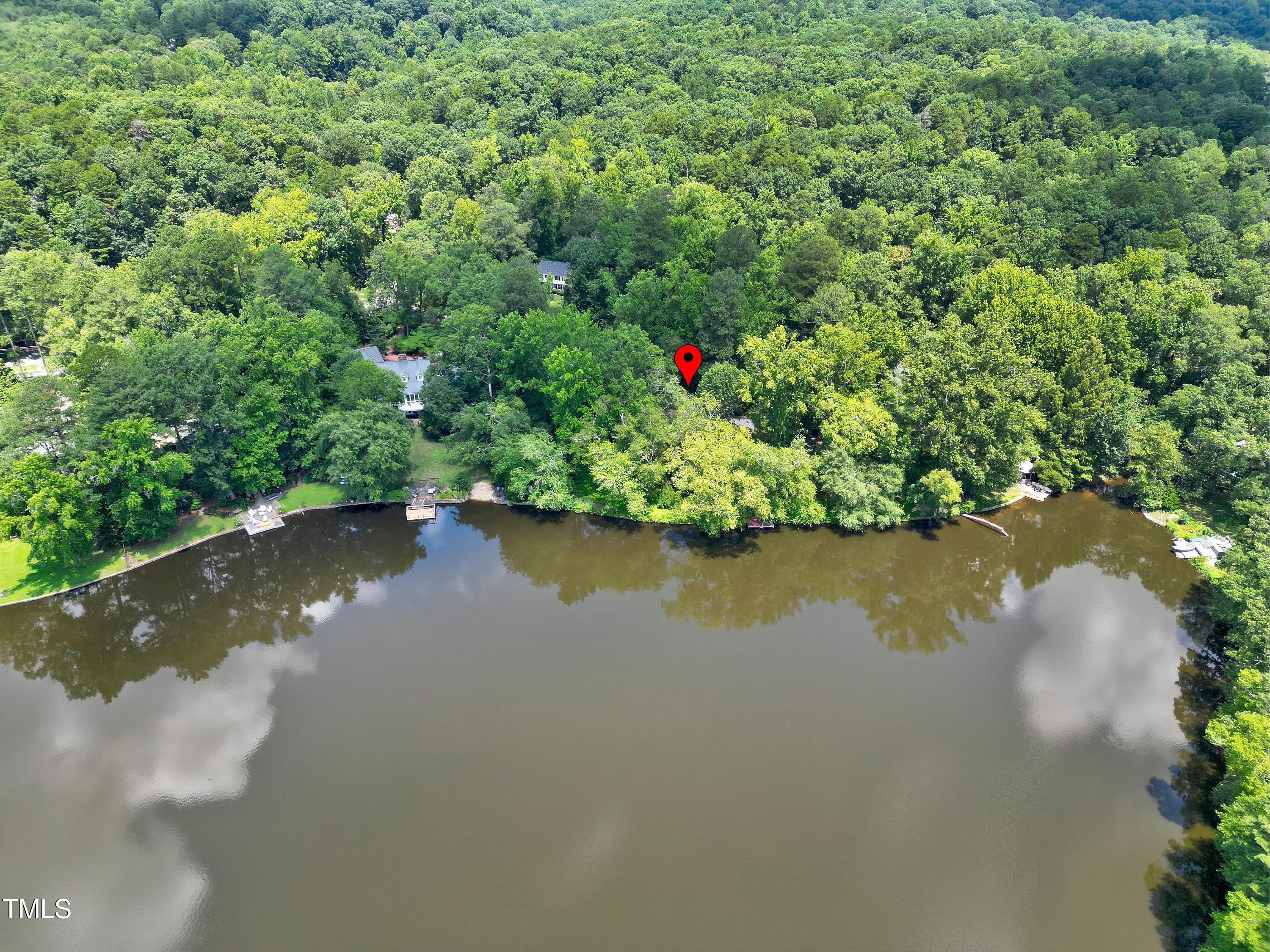 2144 Lakeshore Court