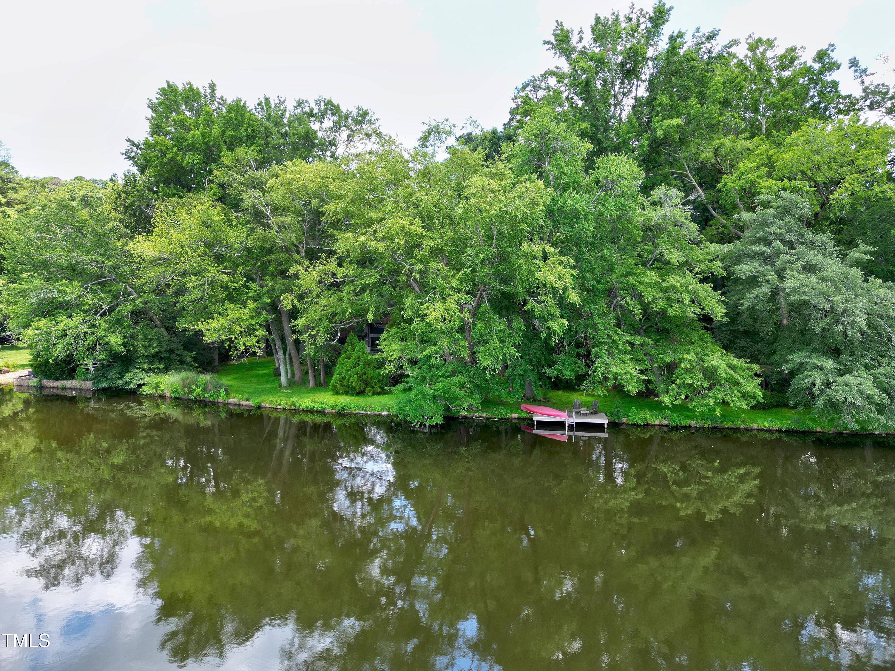 2144 Lakeshore Court