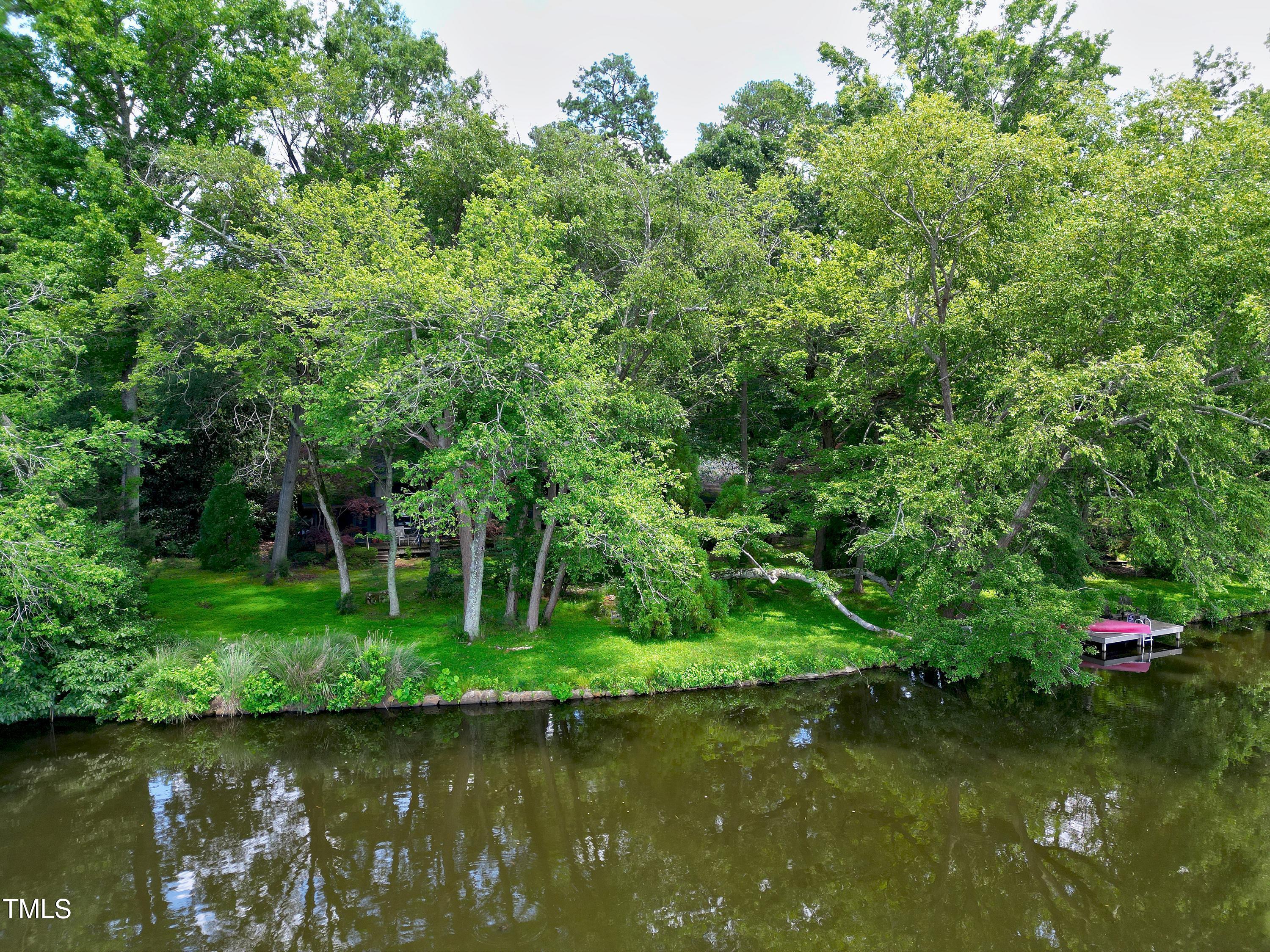 2144 Lakeshore Court