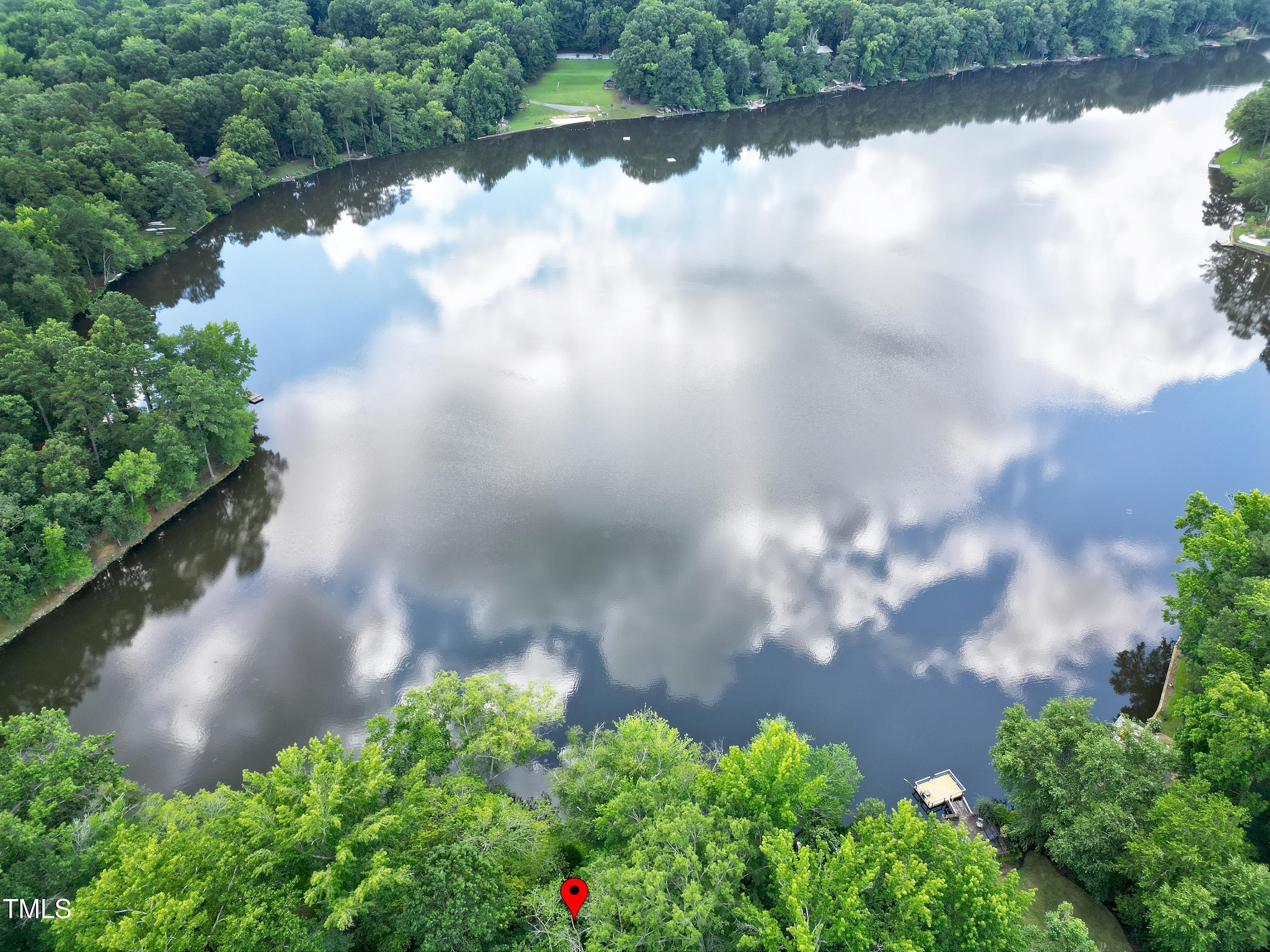 2144 Lakeshore Court