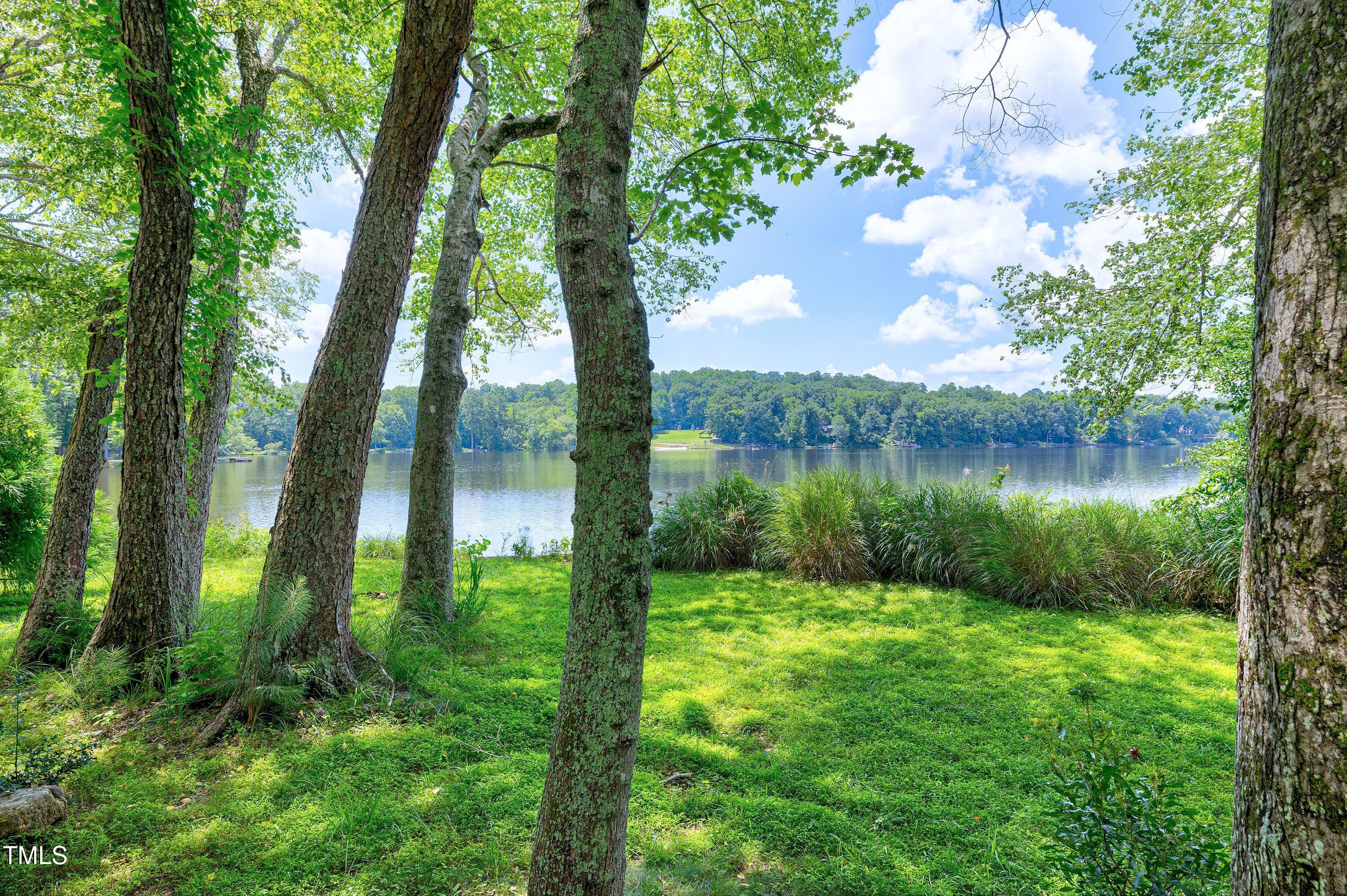 2144 Lakeshore Court