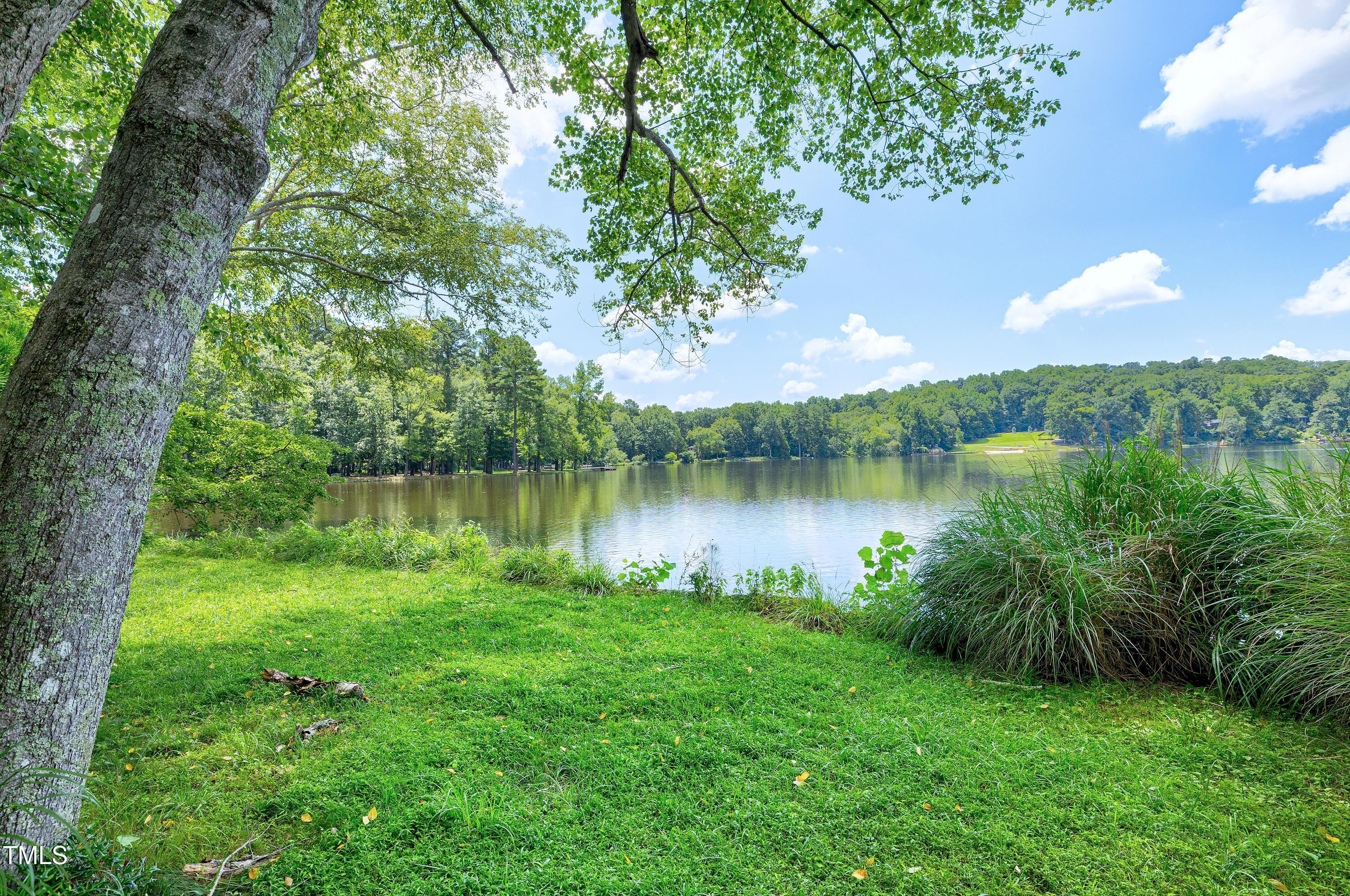 2144 Lakeshore Court