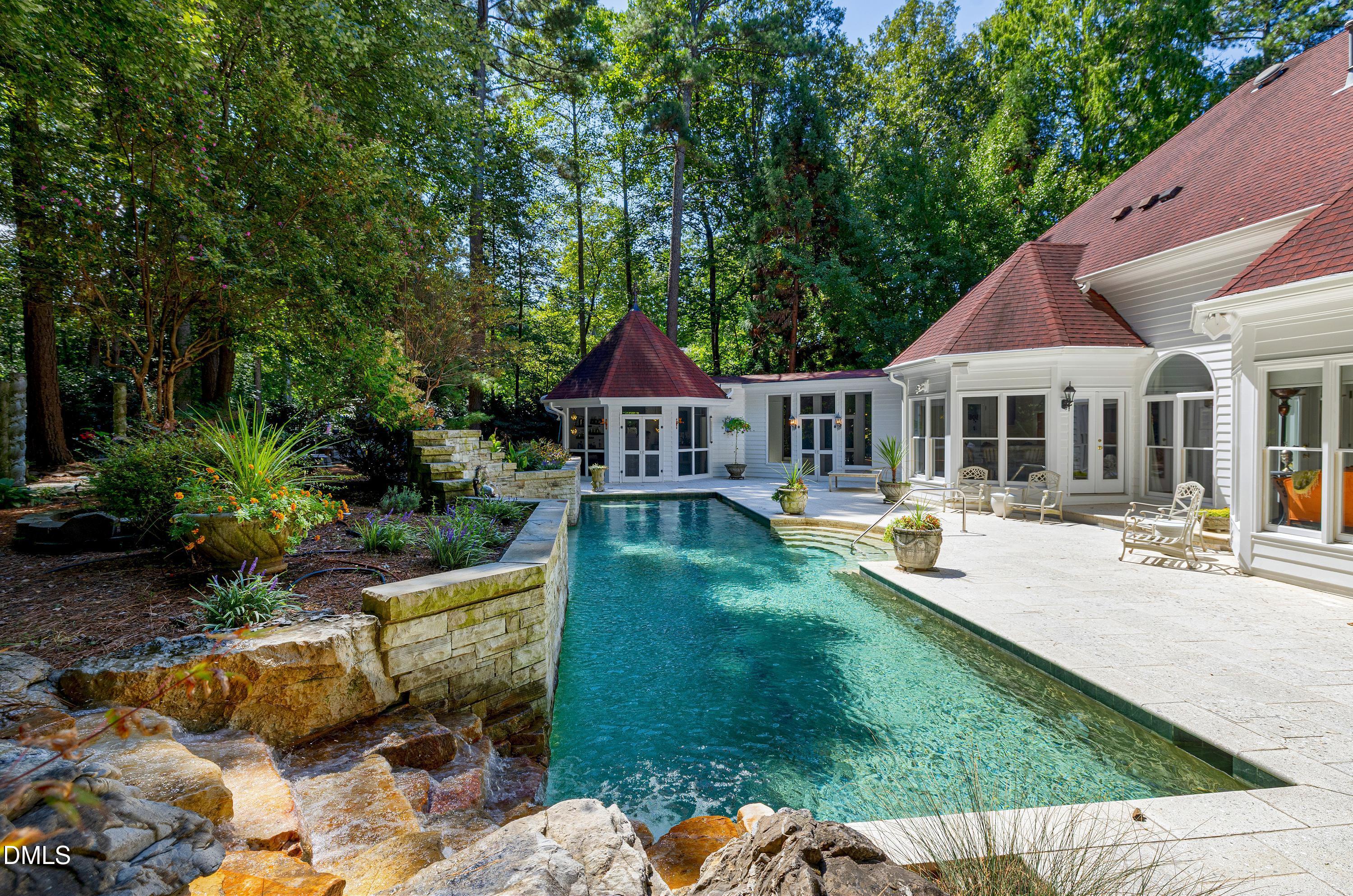 109 Charlemagne Court
