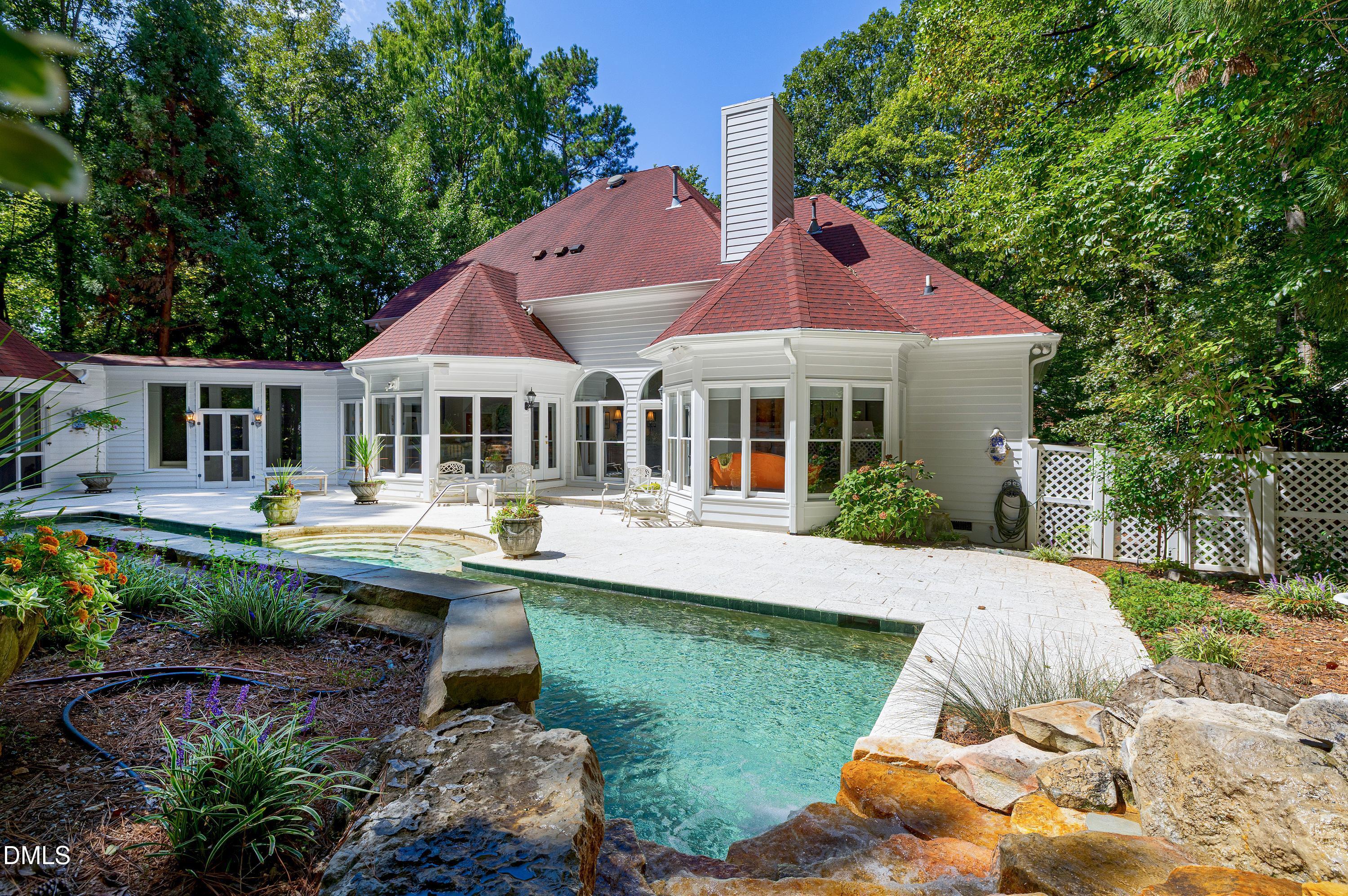109 Charlemagne Court