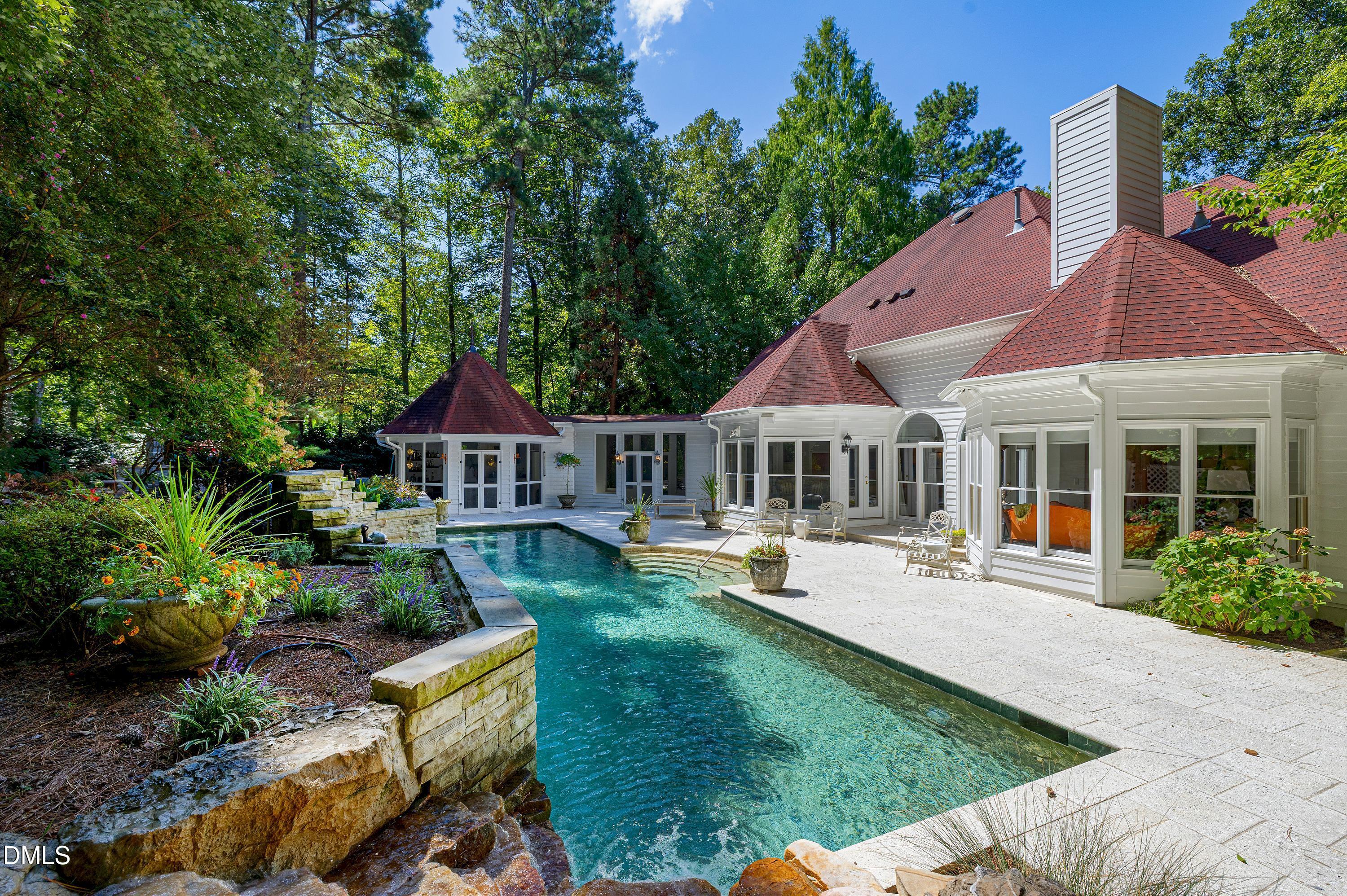 109 Charlemagne Court