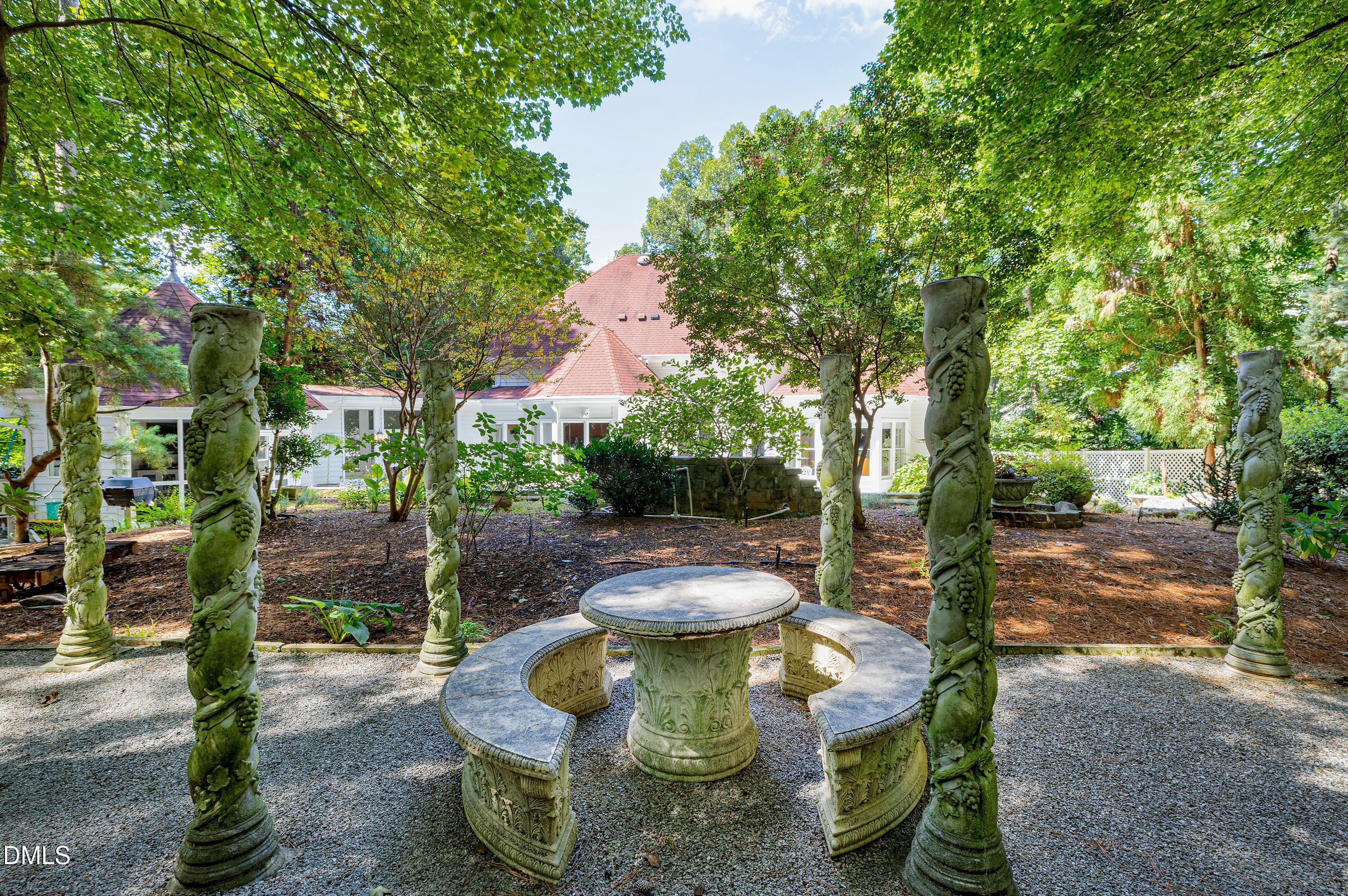 109 Charlemagne Court