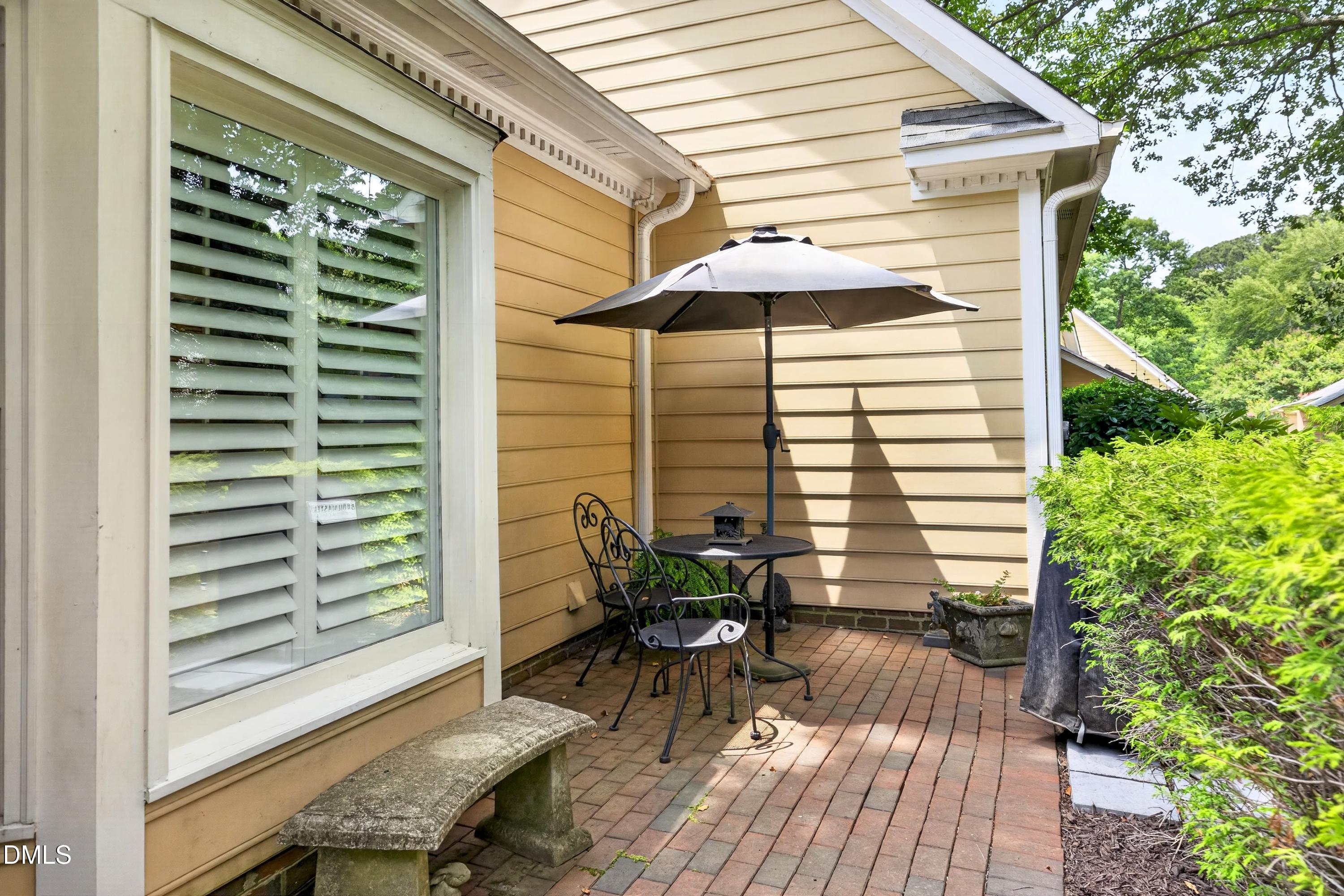 103 Prestwick Place