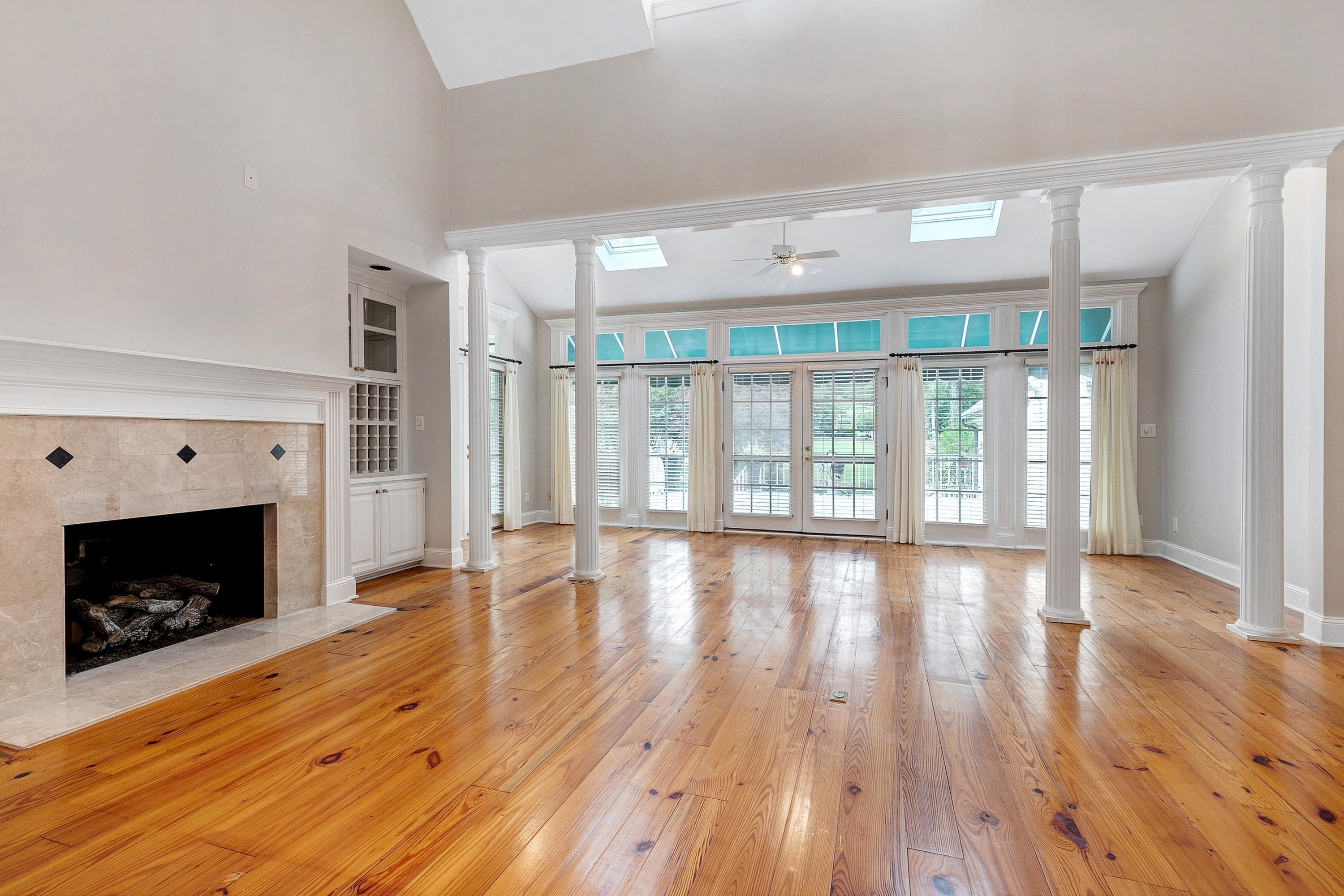 113 Lochinvar Court