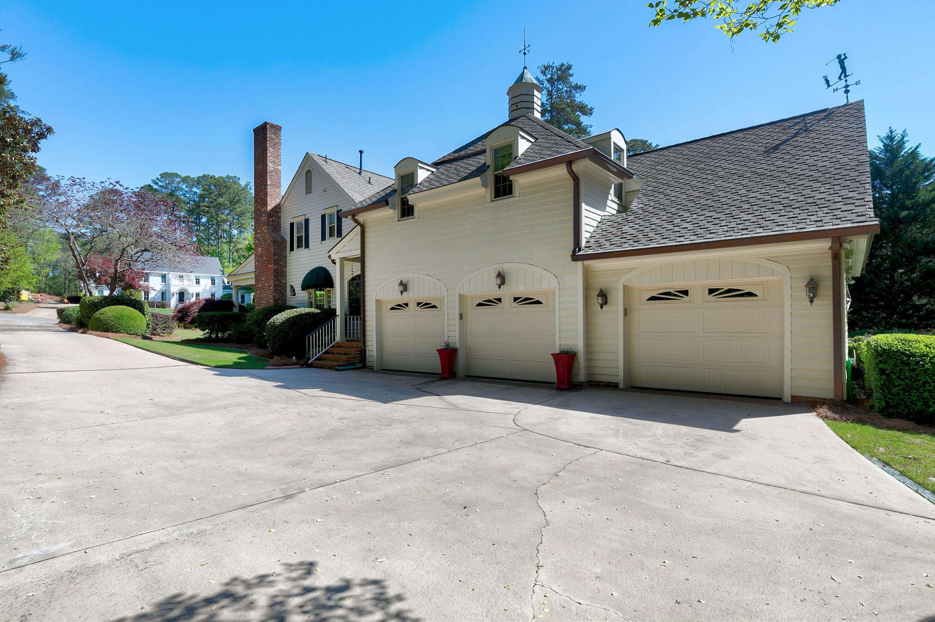 113 Lochinvar Court
