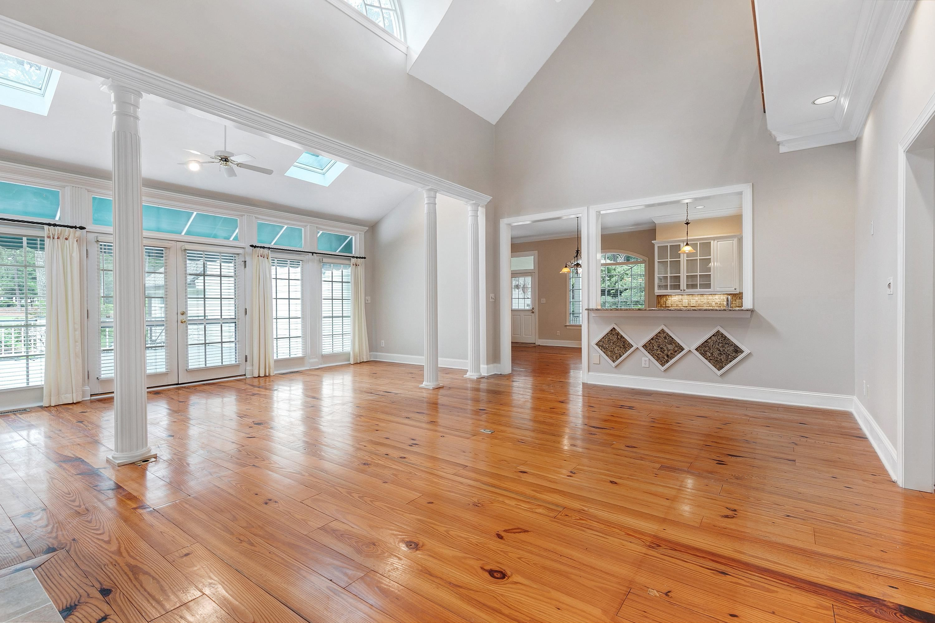 113 Lochinvar Court