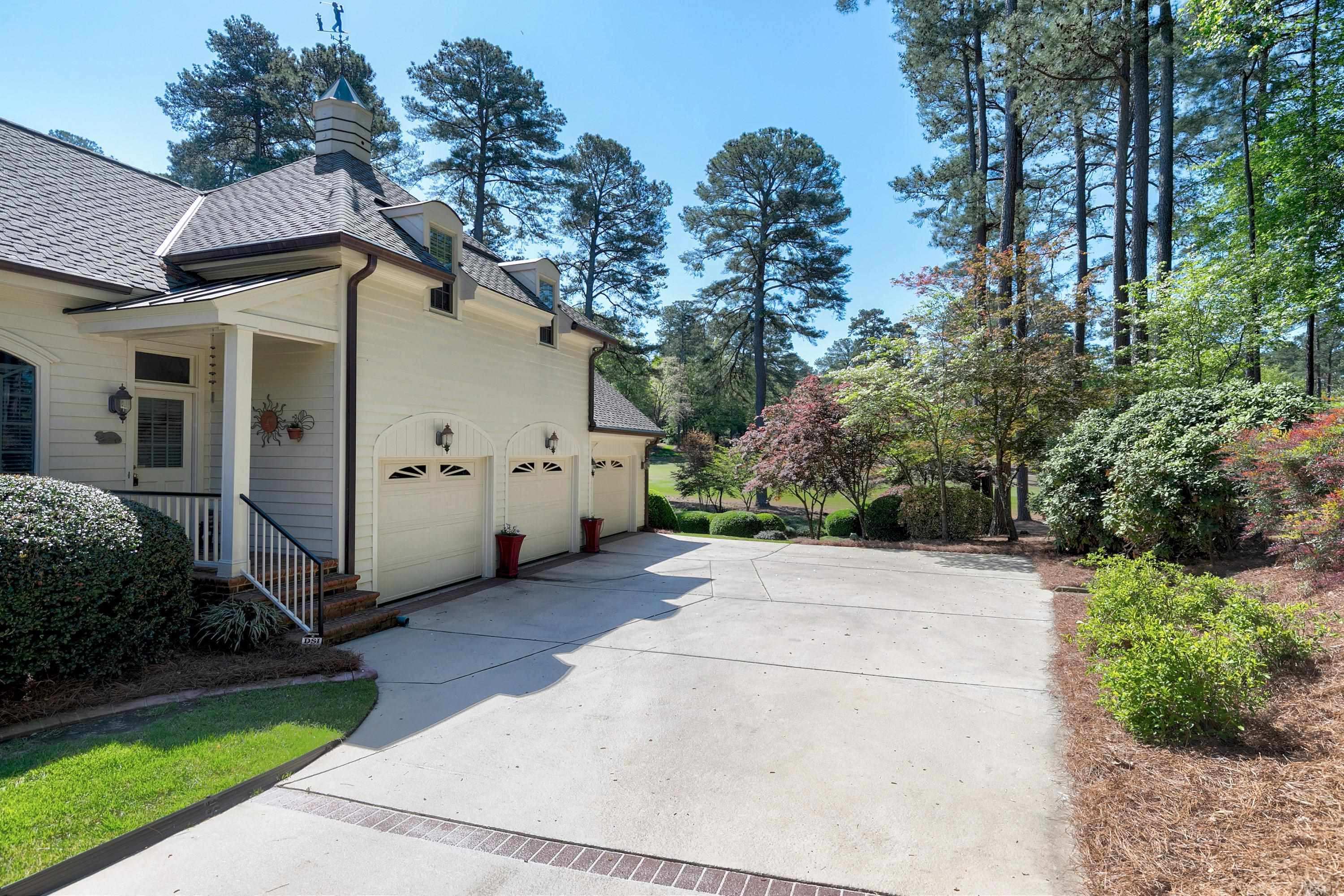 113 Lochinvar Court