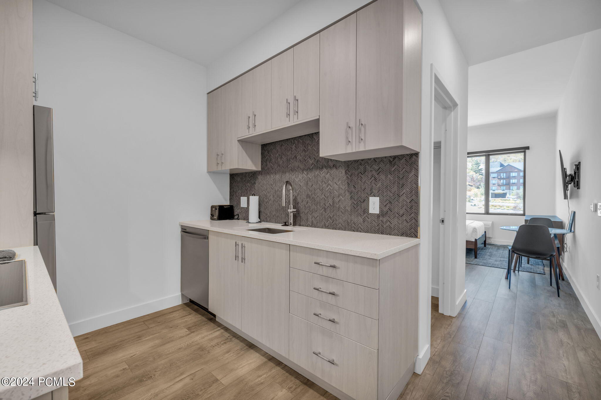 2303 Deer Hollow Road, 1333 & 1334