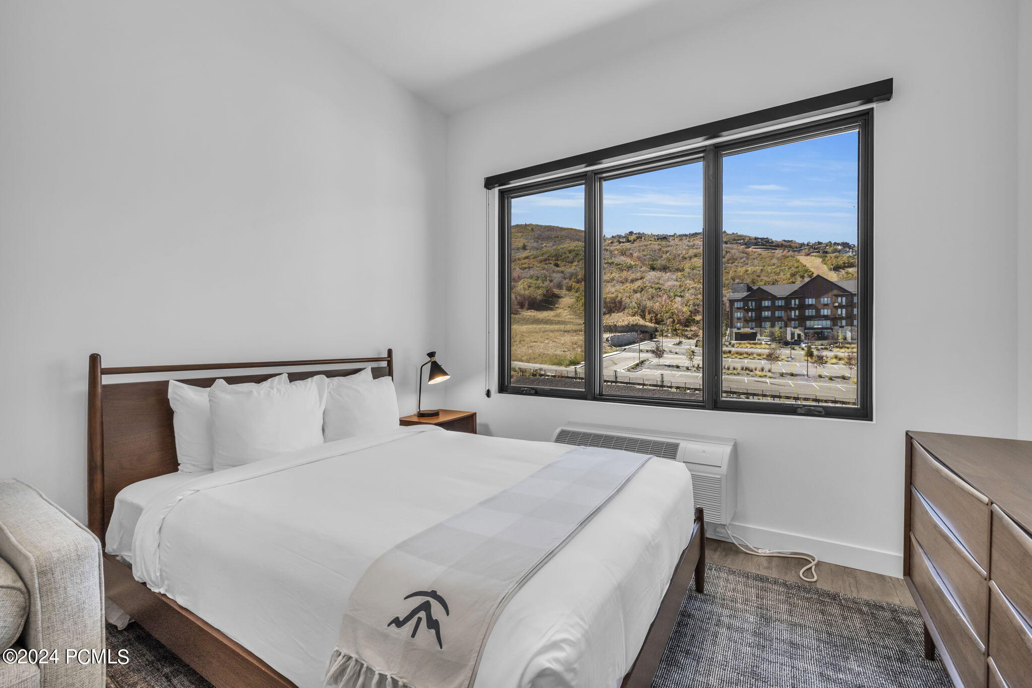 2303 Deer Hollow Road, 1333 & 1334