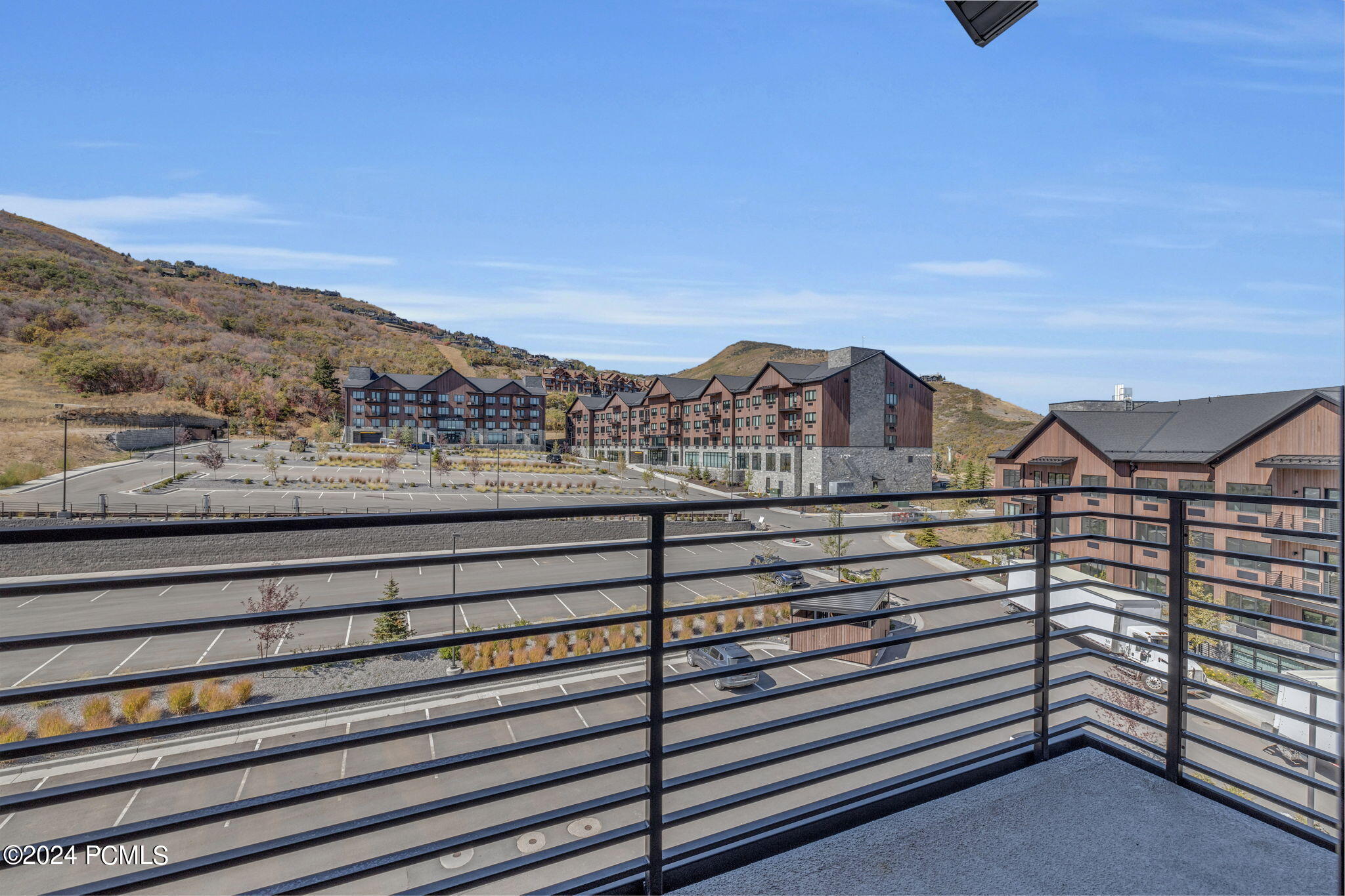 2303 Deer Hollow Road, 1333 & 1334
