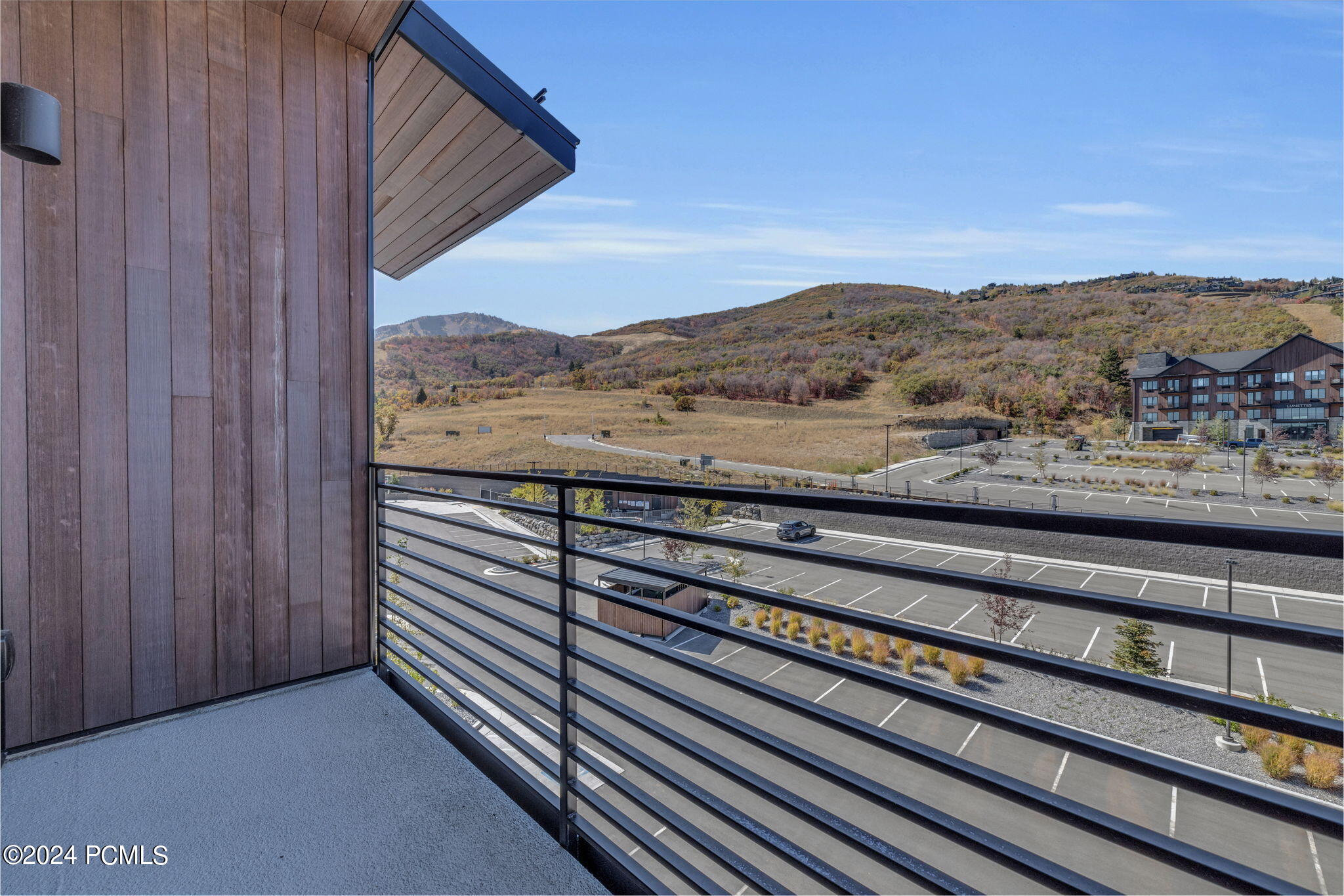 2303 Deer Hollow Road, 1333 & 1334