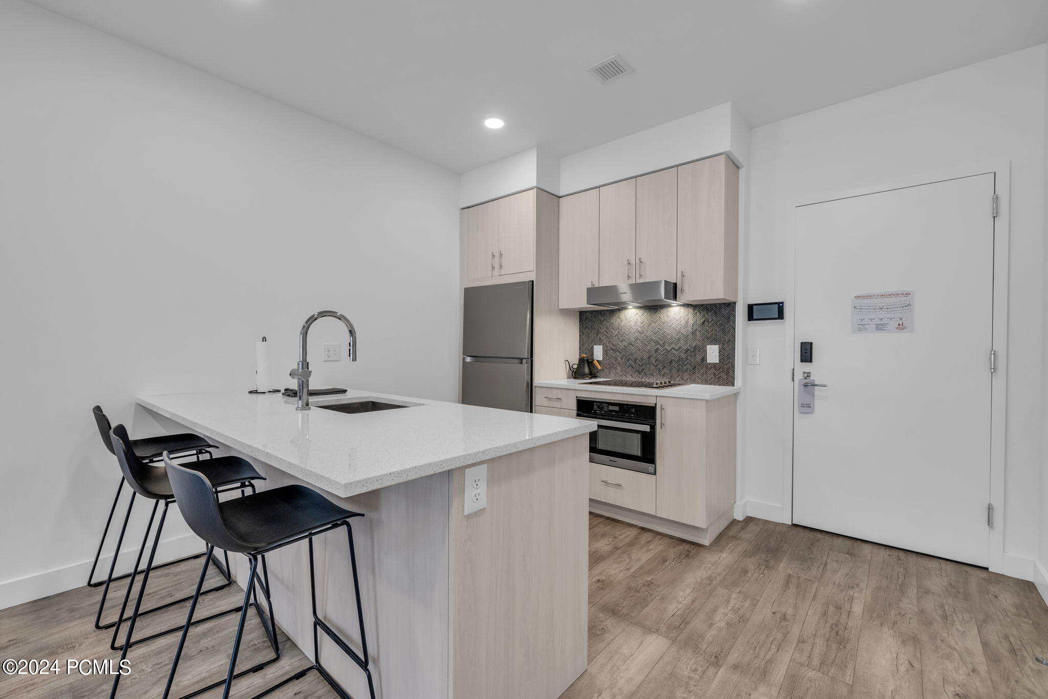2303 Deer Hollow Road, 1333 & 1334