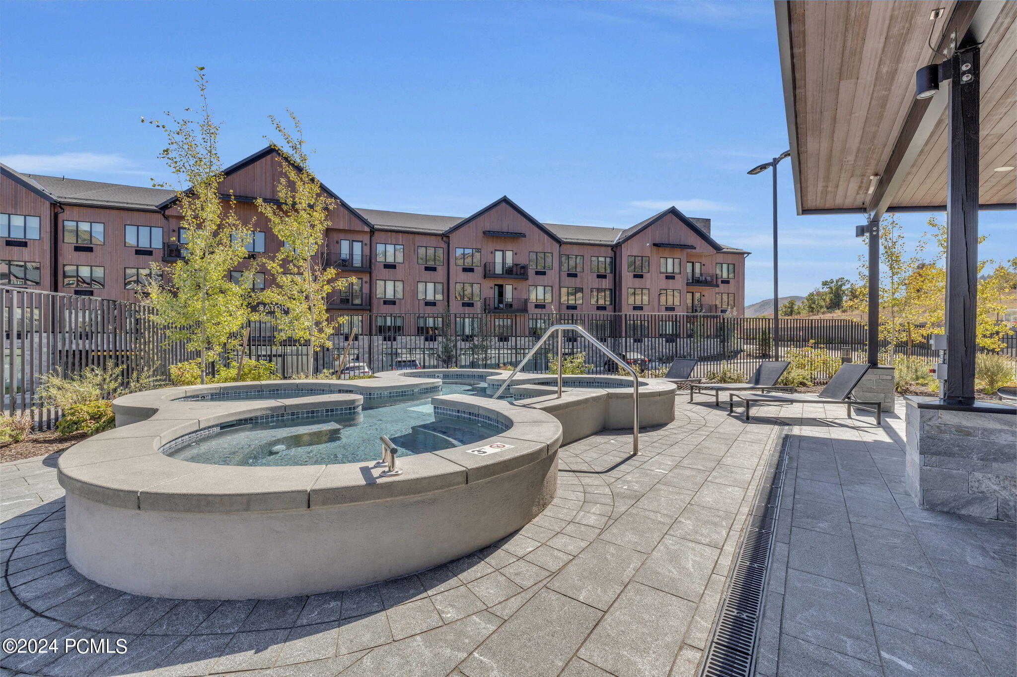2303 Deer Hollow Road, 1333 & 1334
