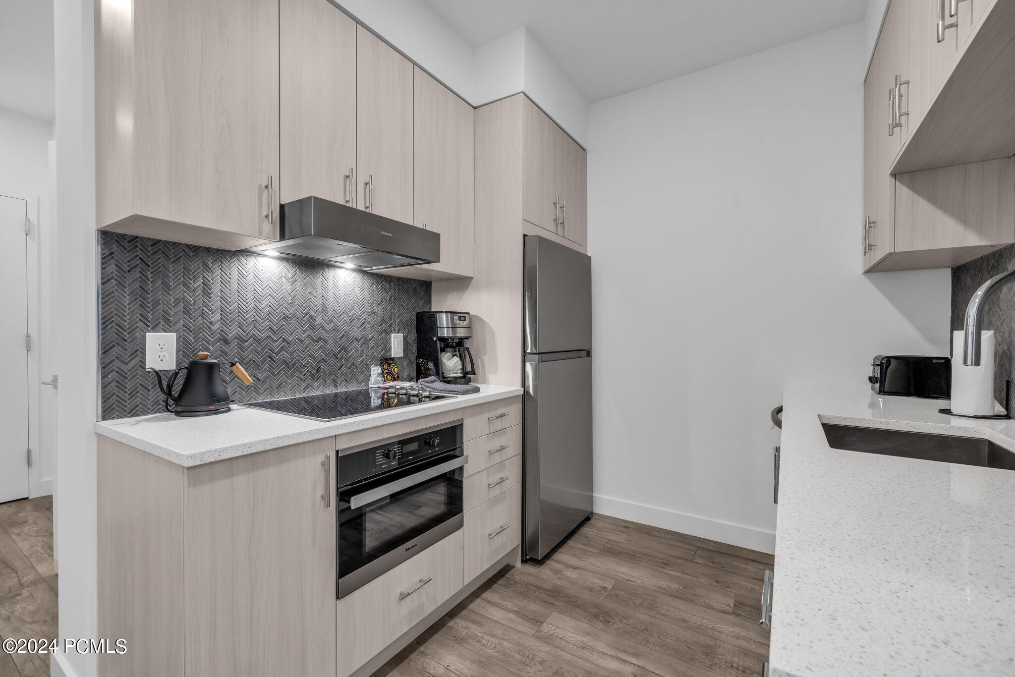 2303 Deer Hollow Road, 1333 & 1334