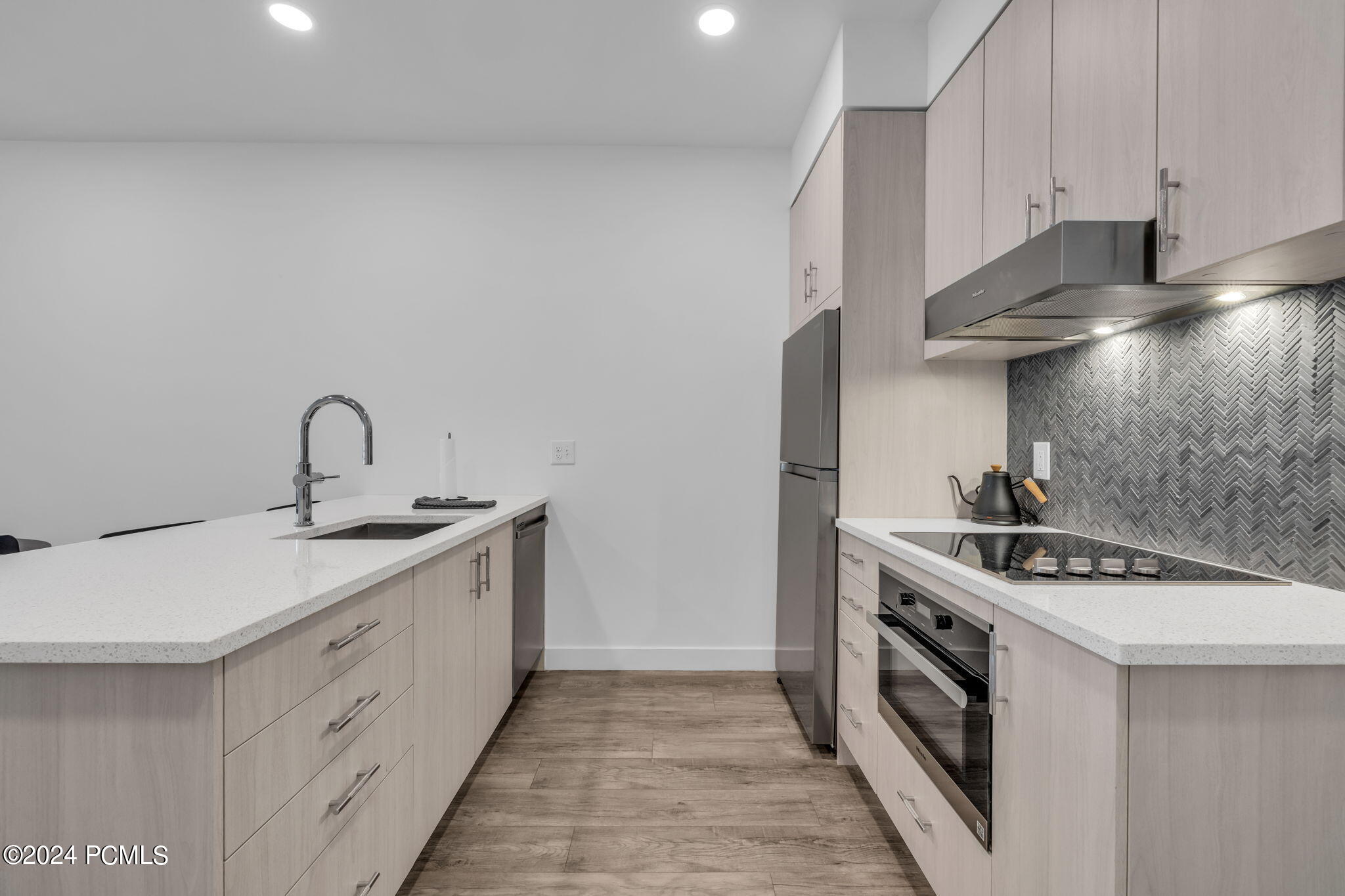 2303 Deer Hollow Road, 1333 & 1334