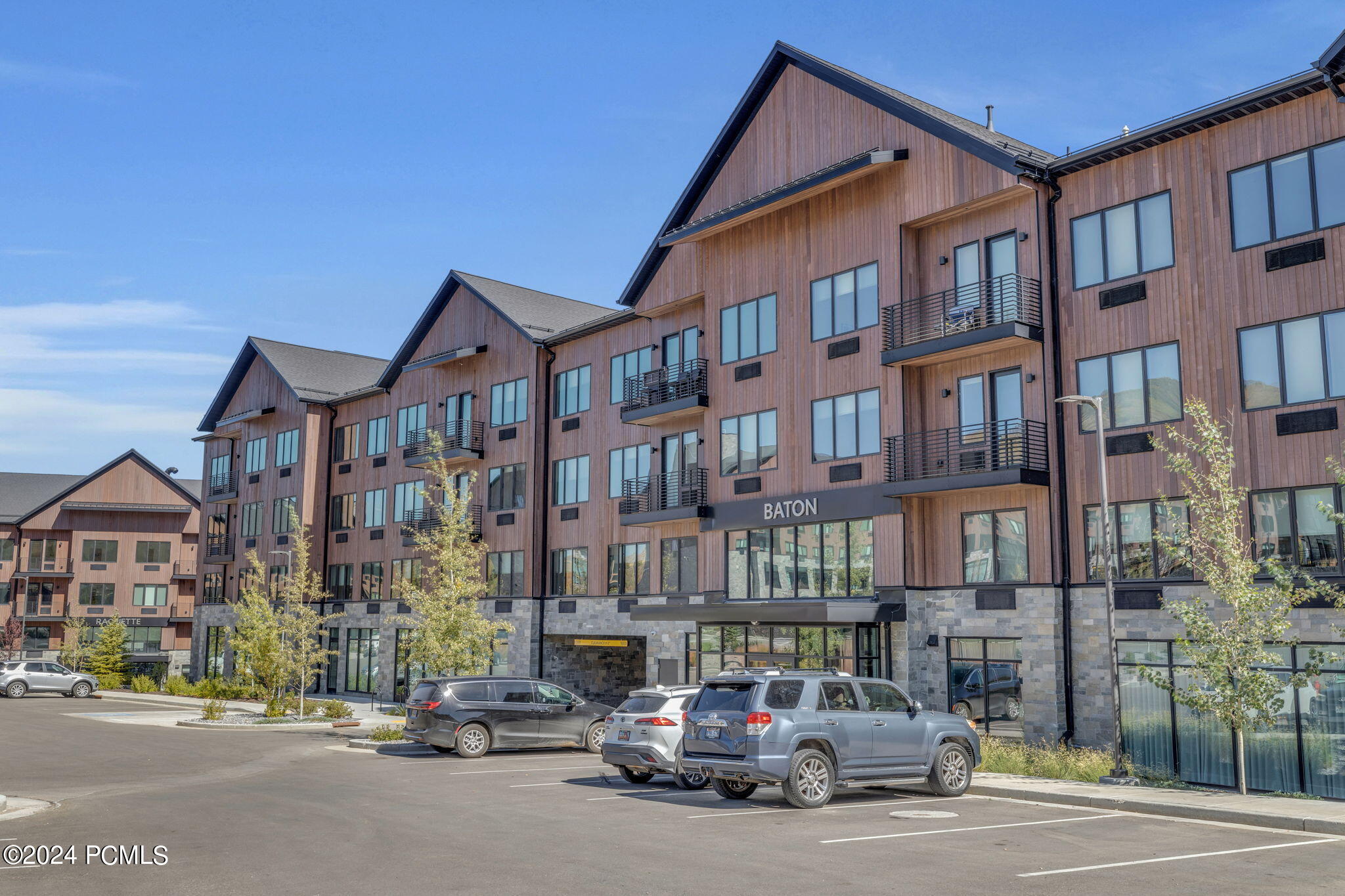 2303 Deer Hollow Road, 1333 & 1334